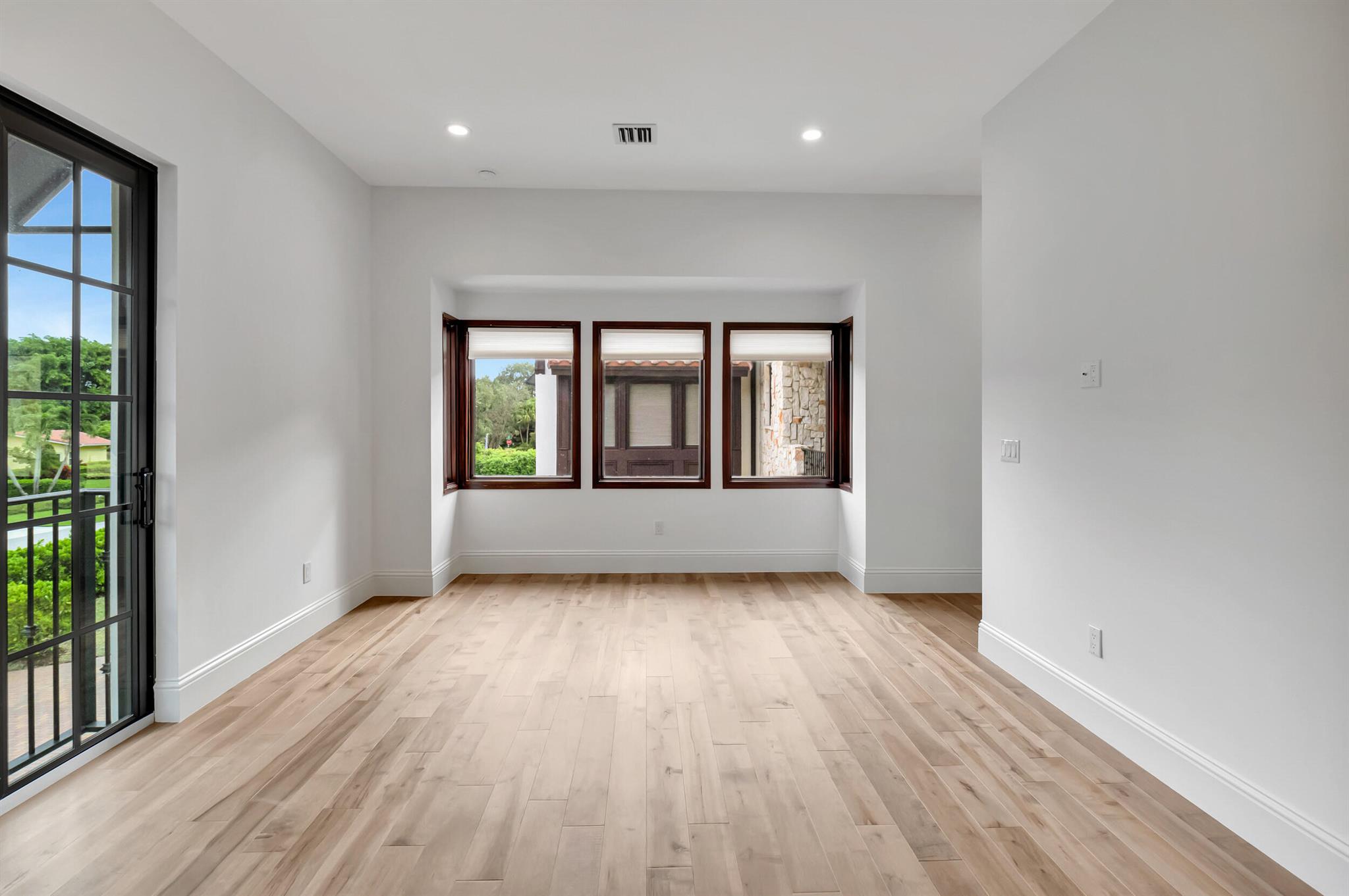 BONIELLOS ACRES - Residential