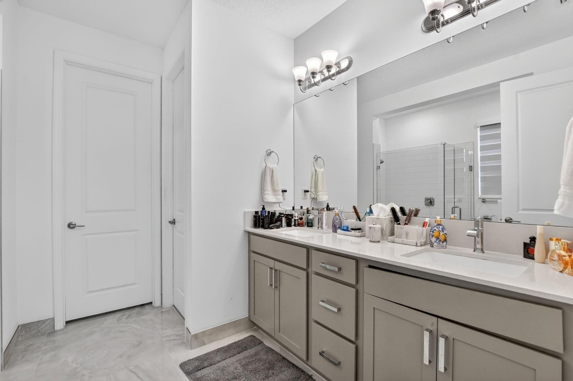 CRYSTAL LAKE - Residential