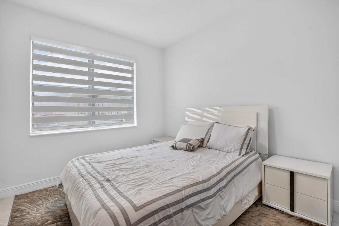 CRYSTAL LAKE - Residential