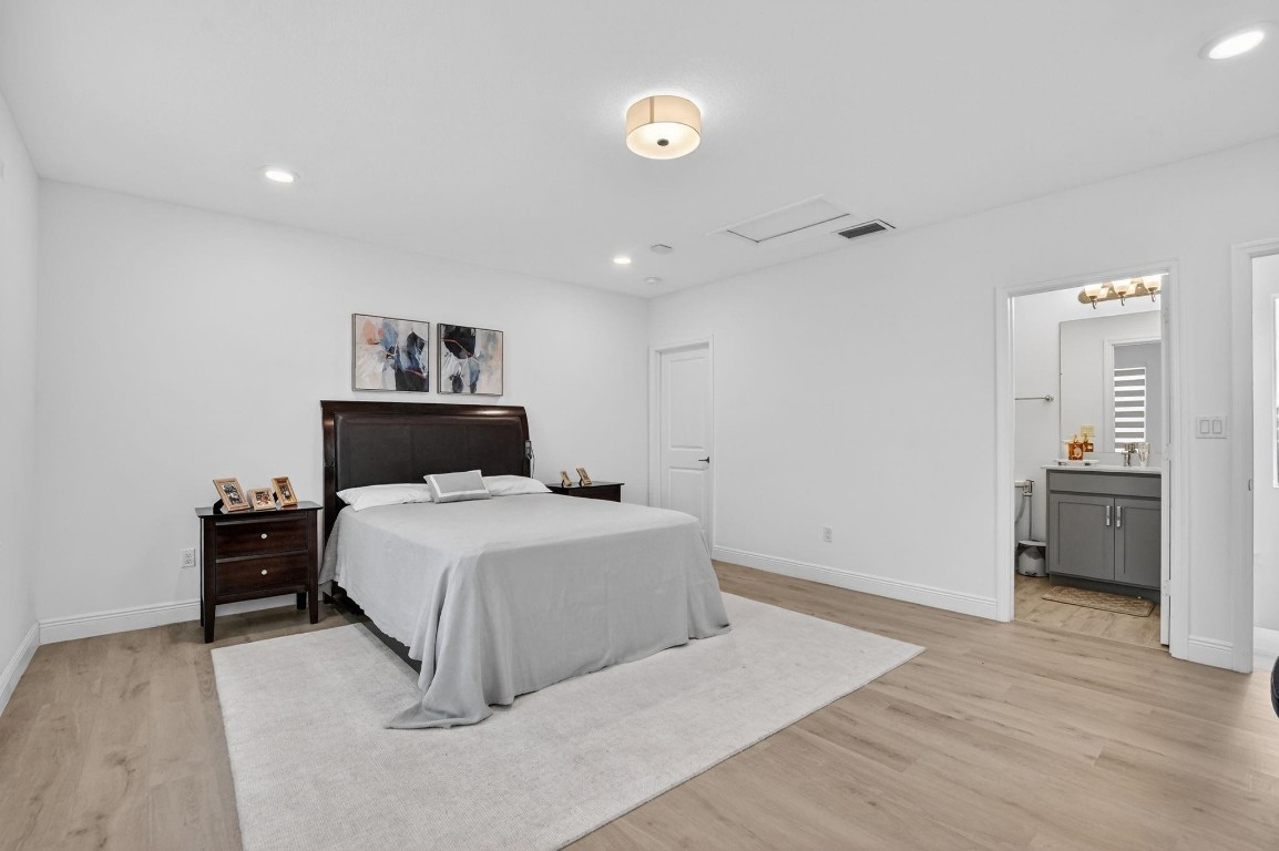 CRYSTAL LAKE - Residential