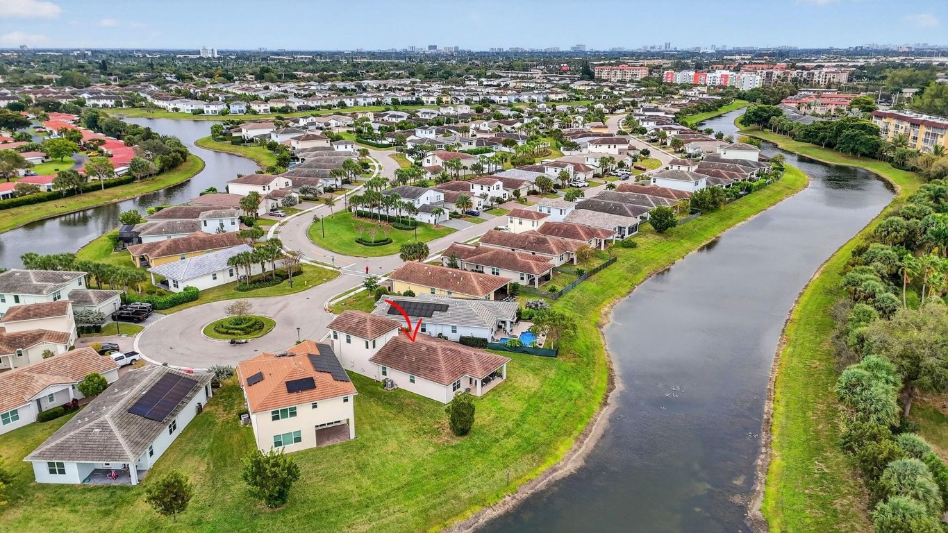 CRYSTAL LAKE - Residential