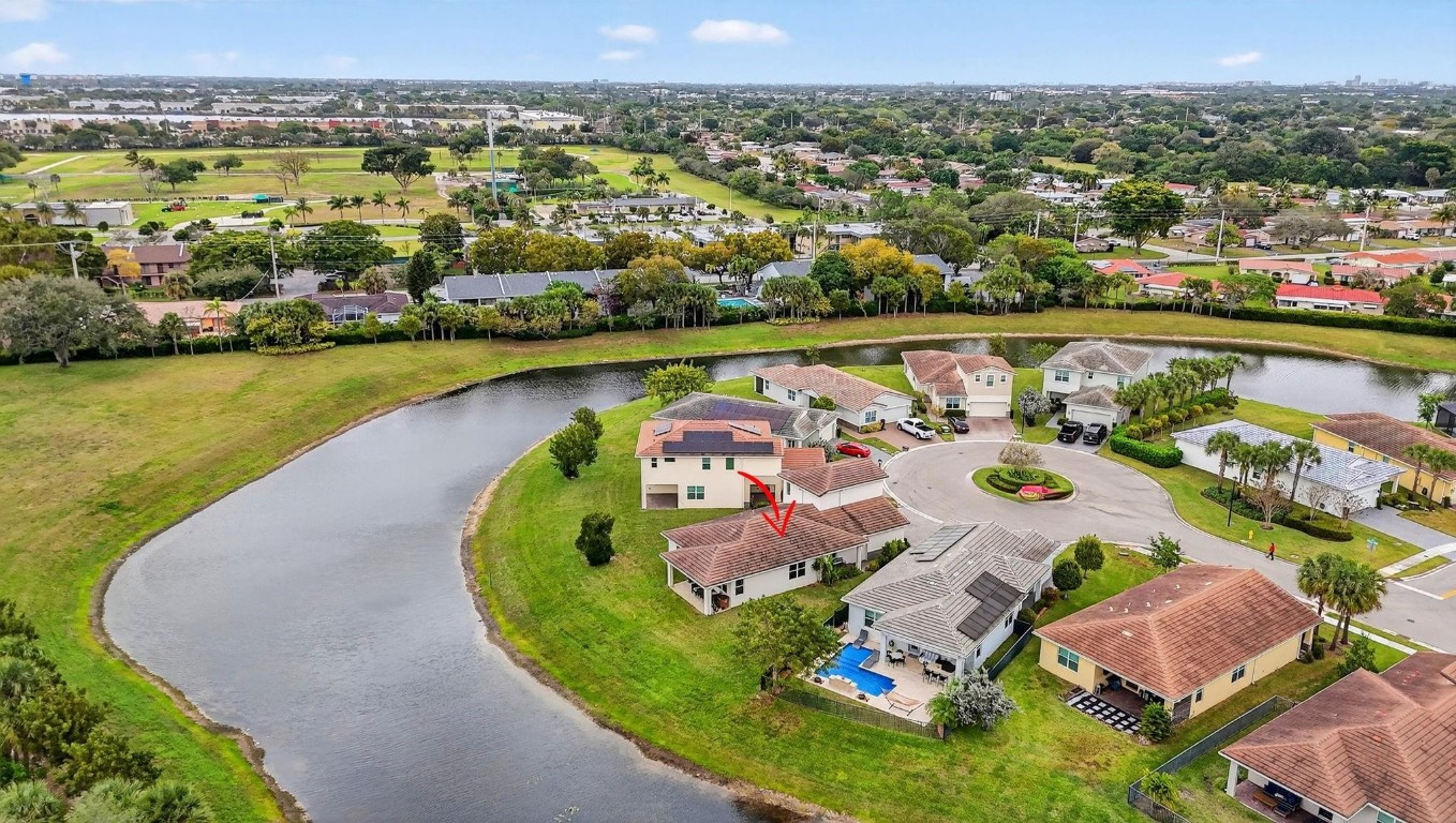 CRYSTAL LAKE - Residential