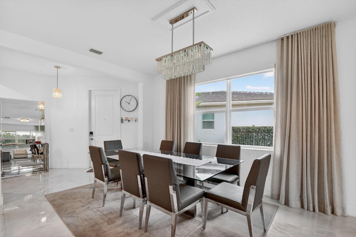 CRYSTAL LAKE - Residential