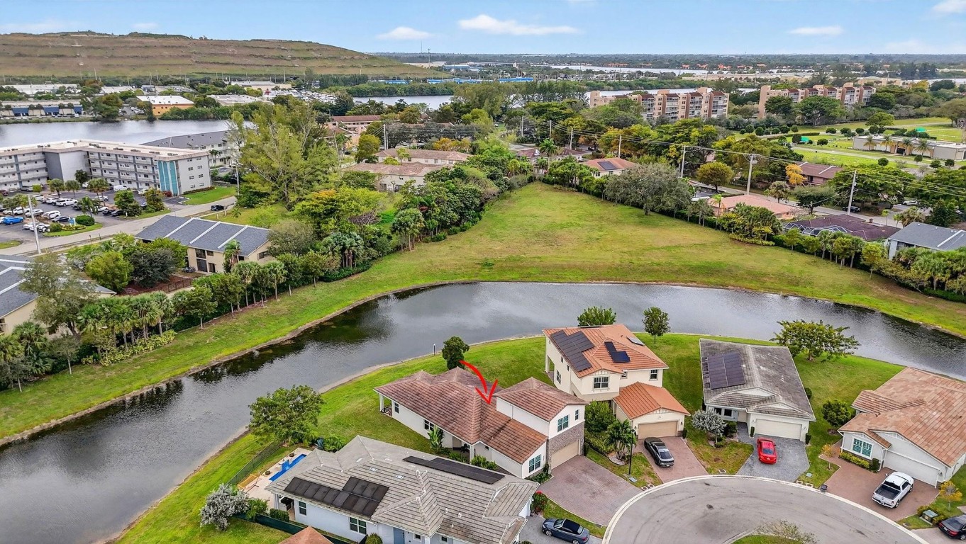 CRYSTAL LAKE - Residential