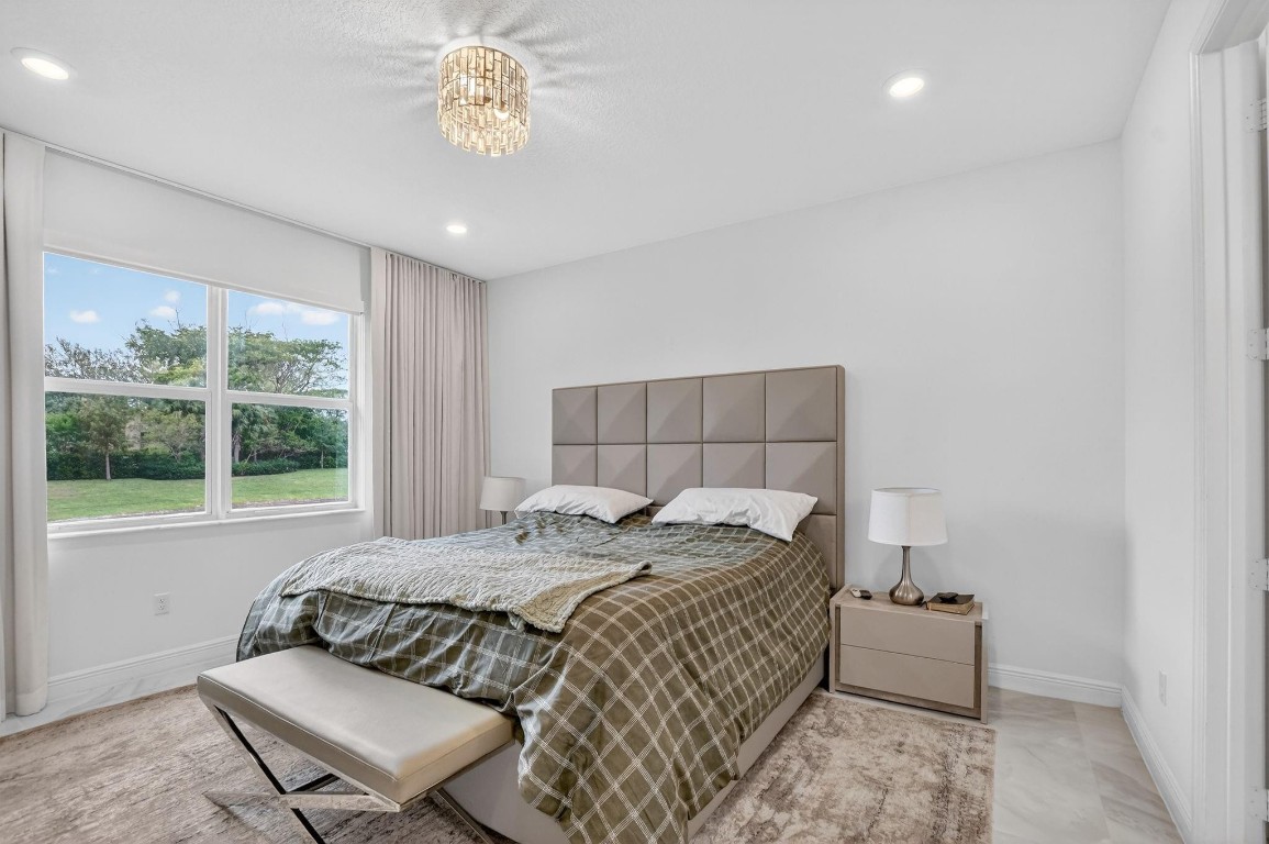 CRYSTAL LAKE - Residential