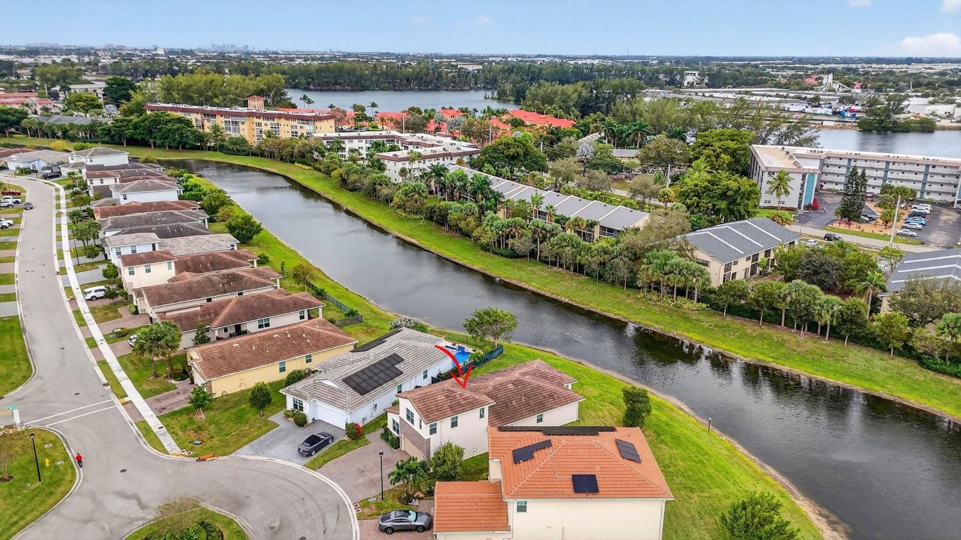 CRYSTAL LAKE - Residential