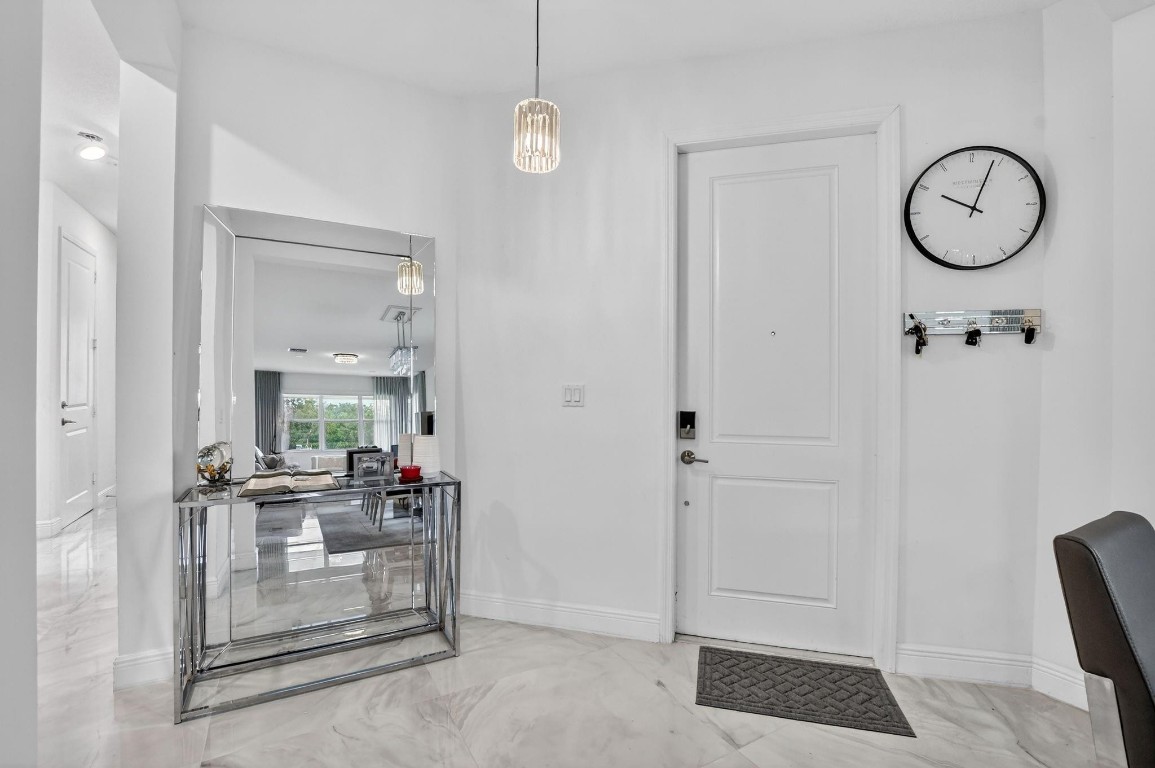 CRYSTAL LAKE - Residential