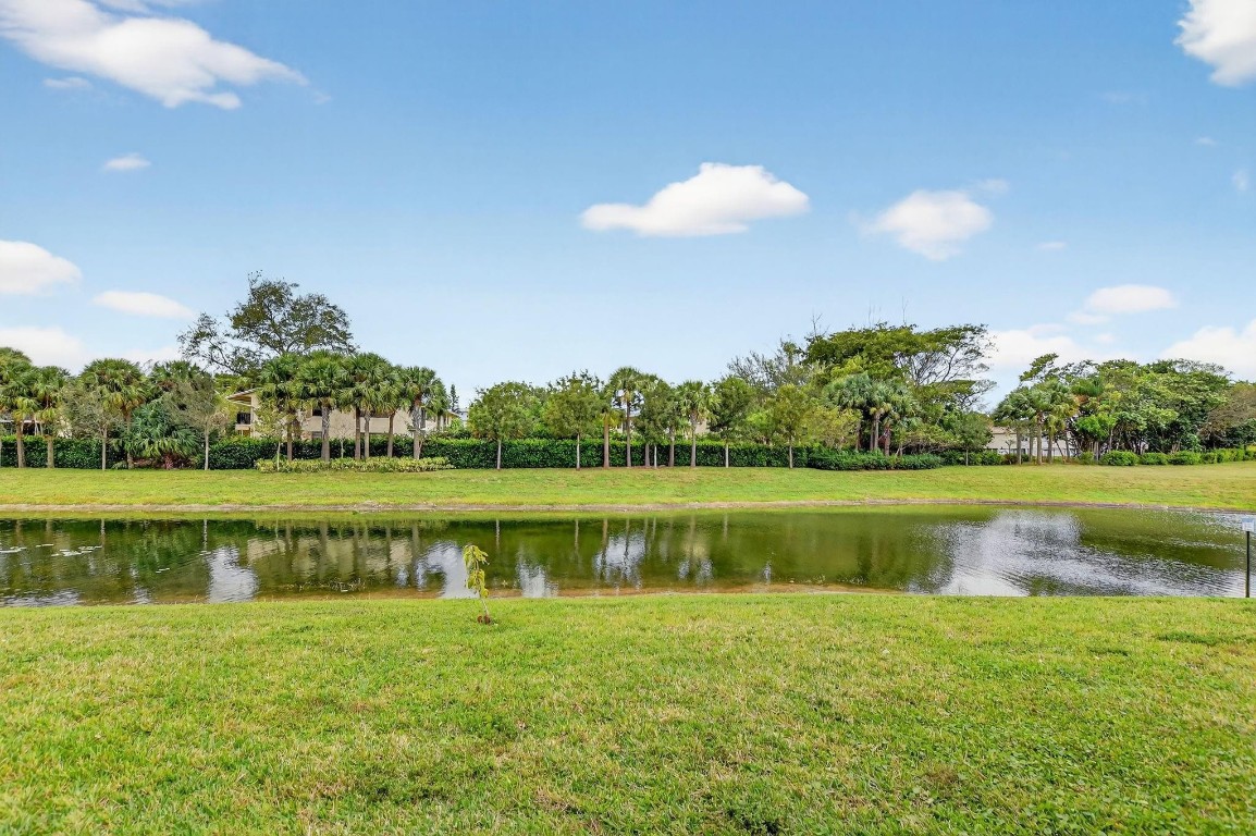 CRYSTAL LAKE - Residential