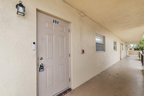 Tiny photo for 301 Cambridge Road #202, Hollywood, FL 33024 (MLS # B26050039)