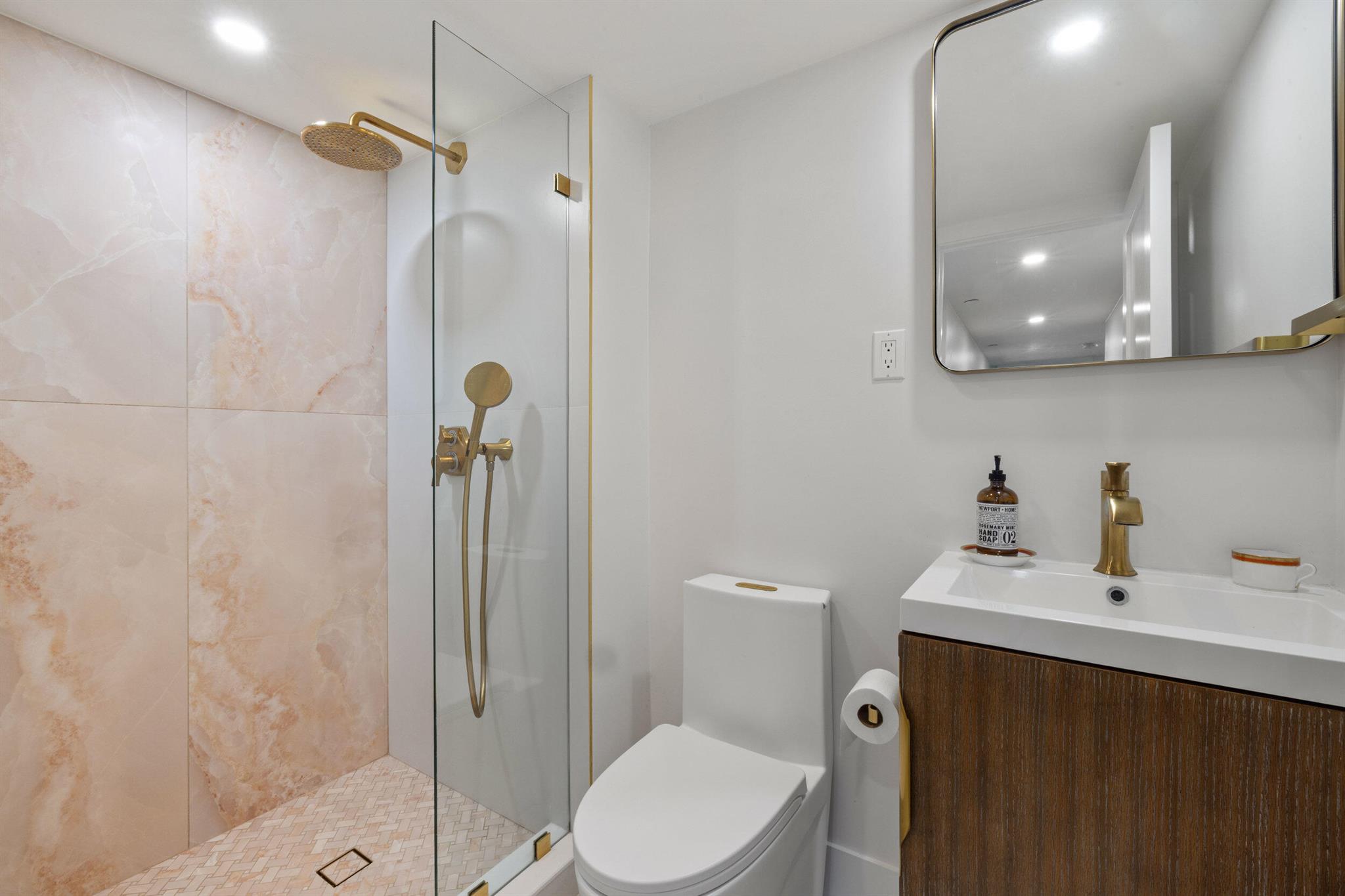 WATERVIEW TOWERS CONDO - Residential