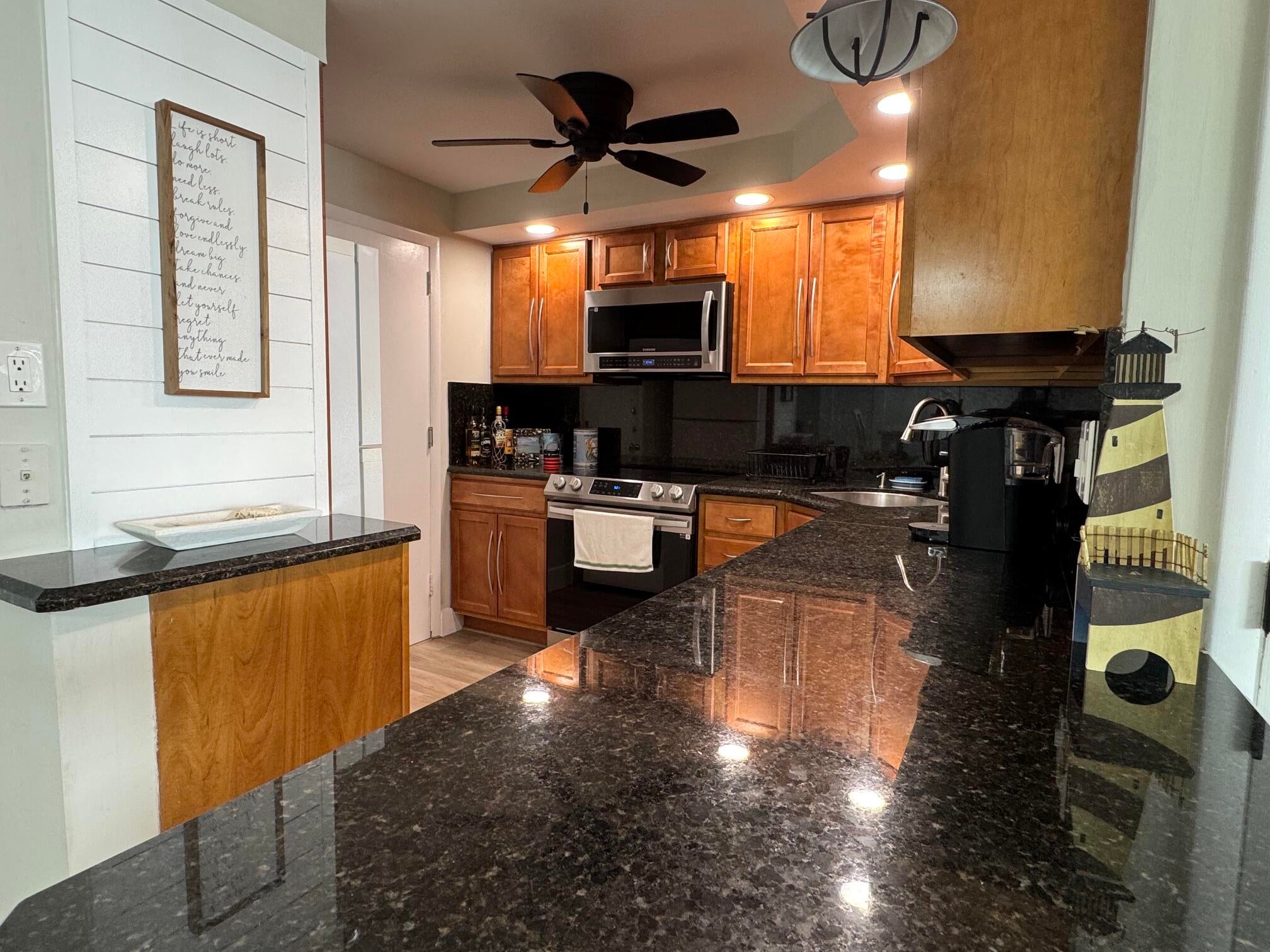 305 N POMPANO BEACH Boulevard 707