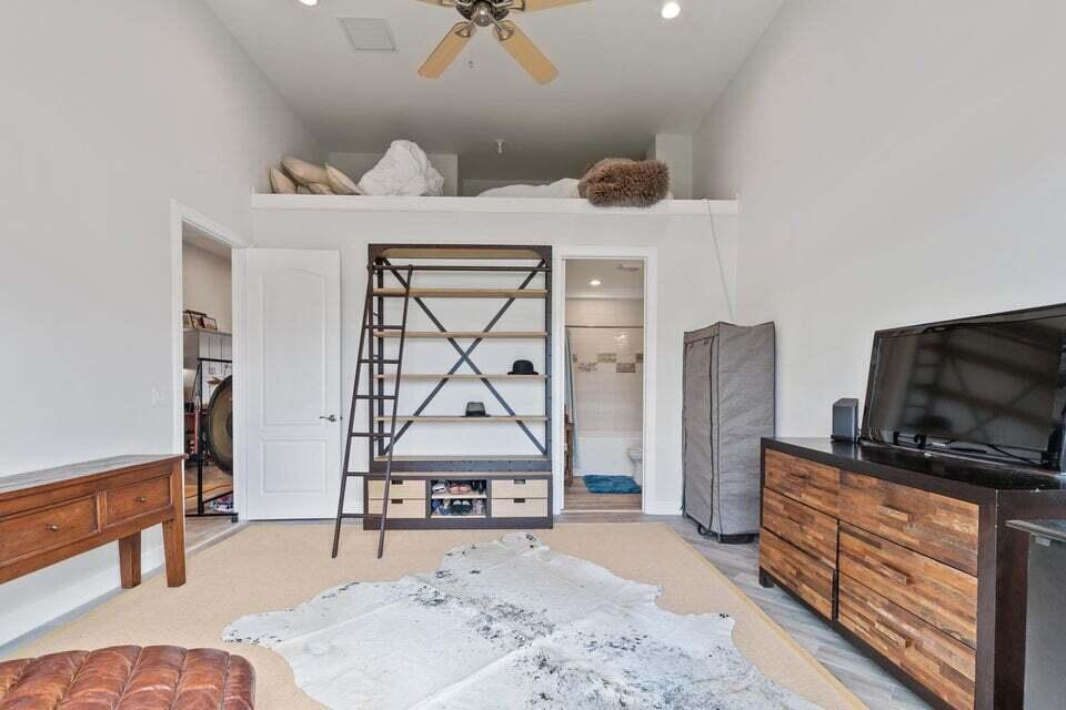 UNINCORPORATED - Residential Lease