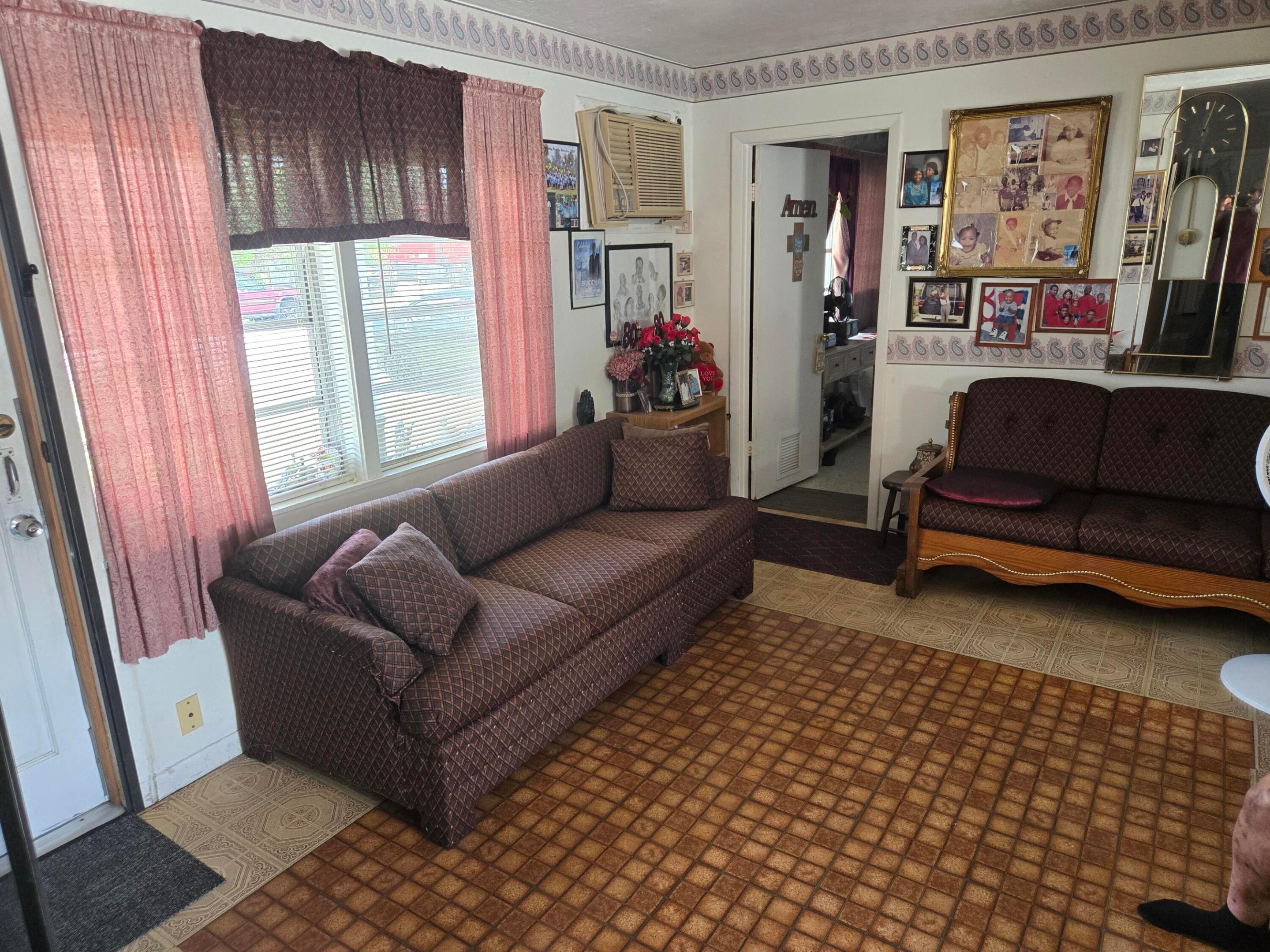 255 NE 41st Street