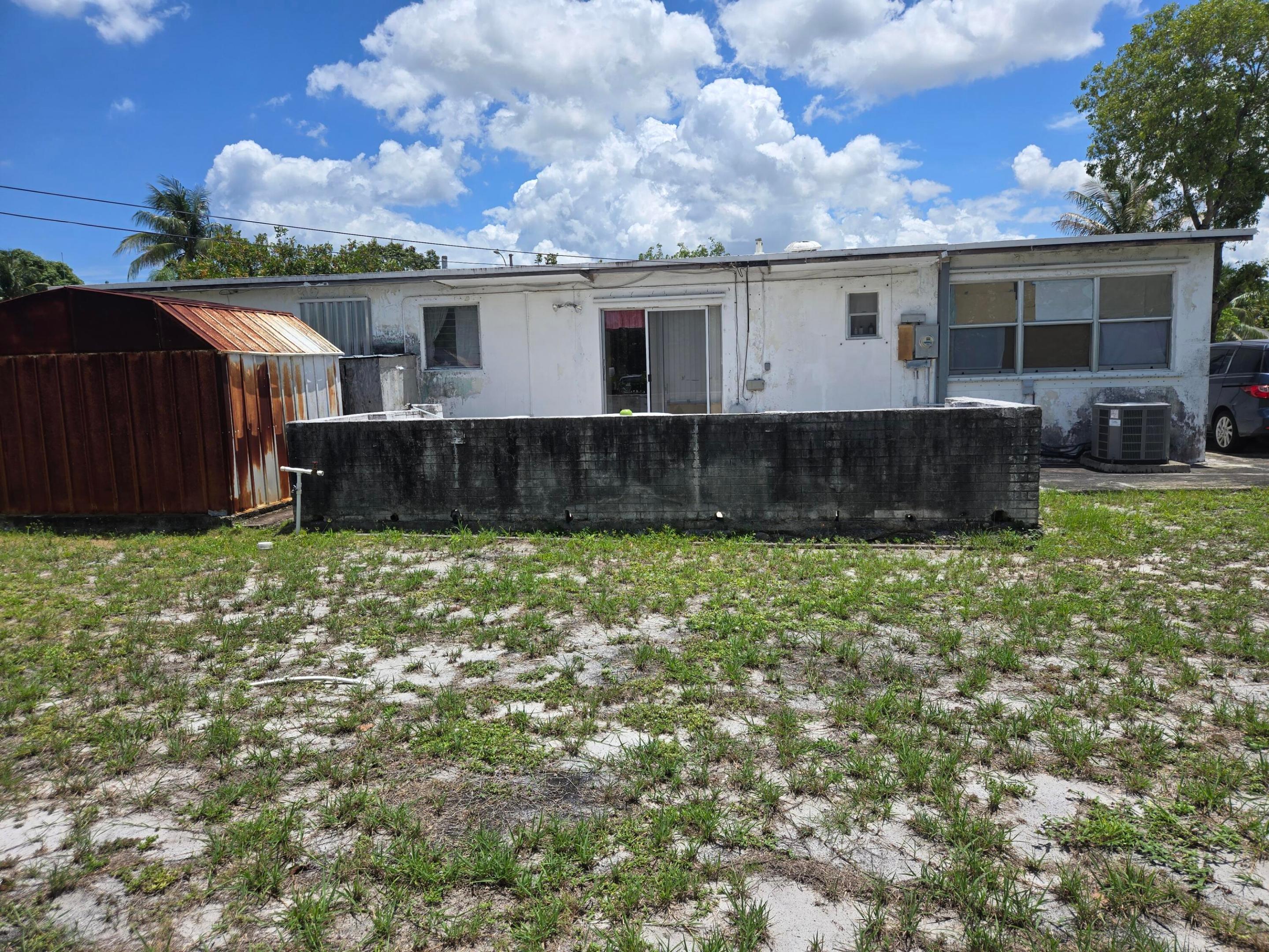 255 NE 41st Street