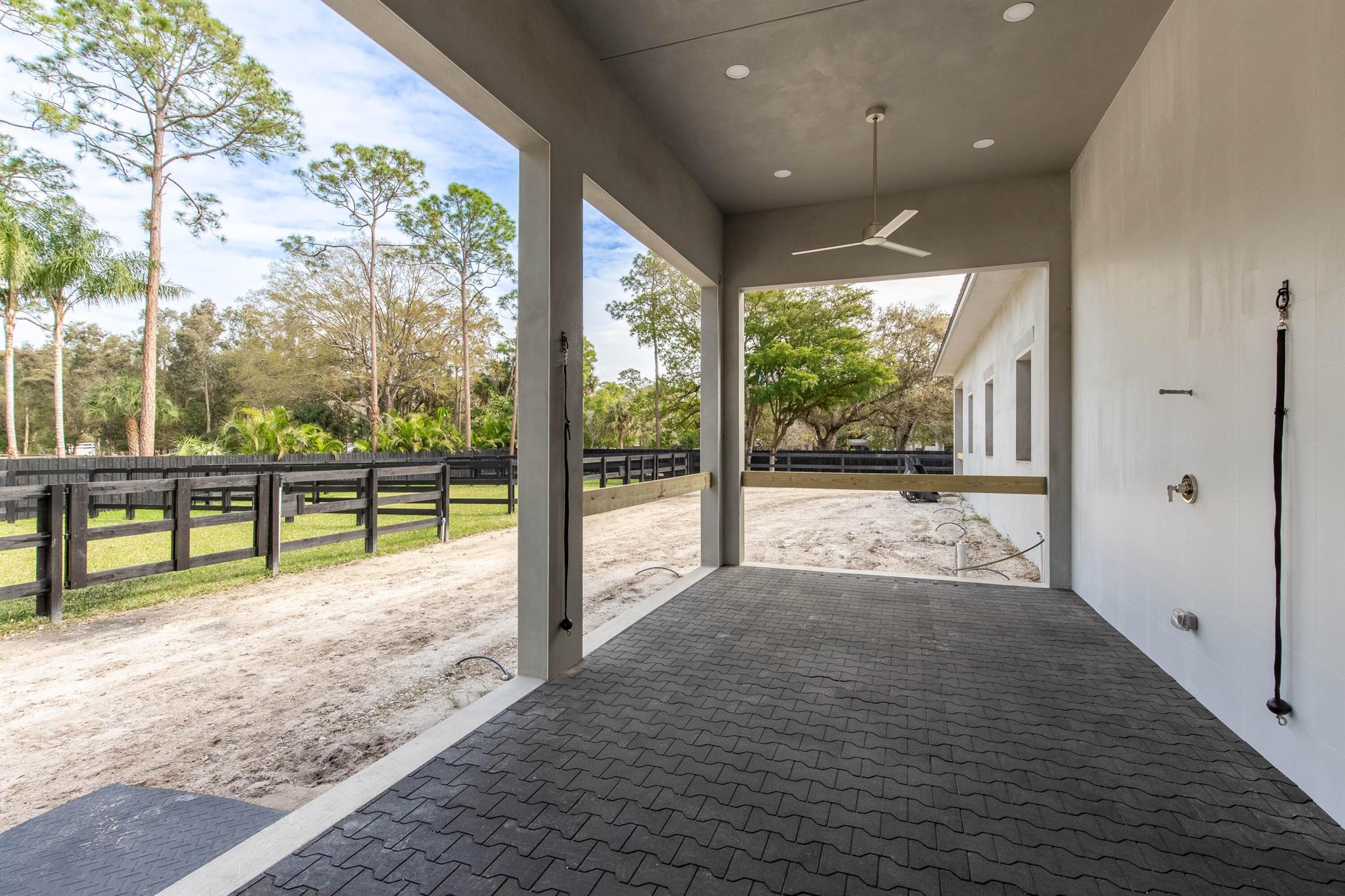 LOXAHATCHEE GROVES - Residential Lease