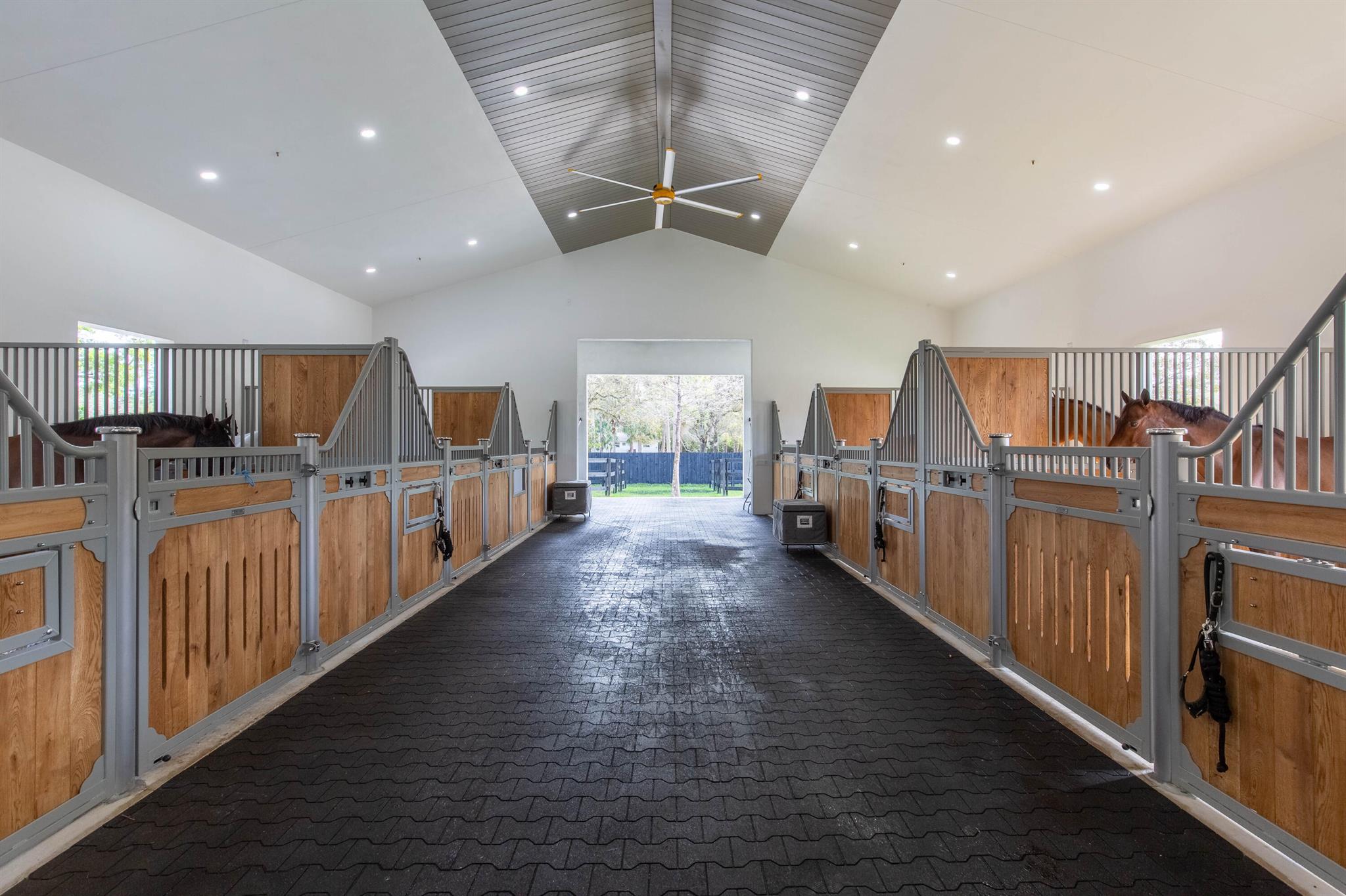 LOXAHATCHEE GROVES - Residential Lease