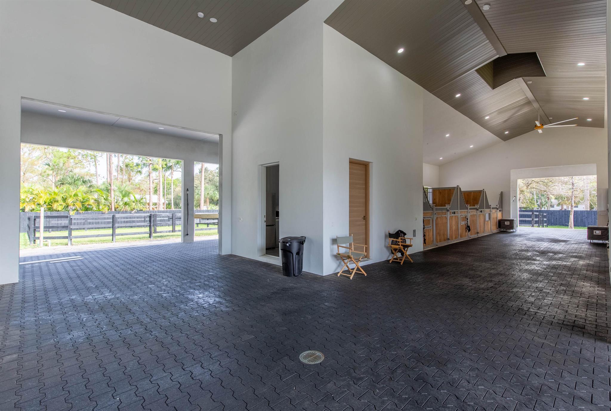 LOXAHATCHEE GROVES - Residential Lease