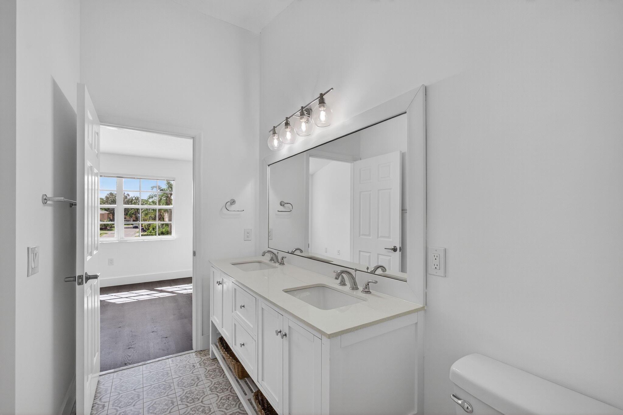 LAUREL OAKS - Residential