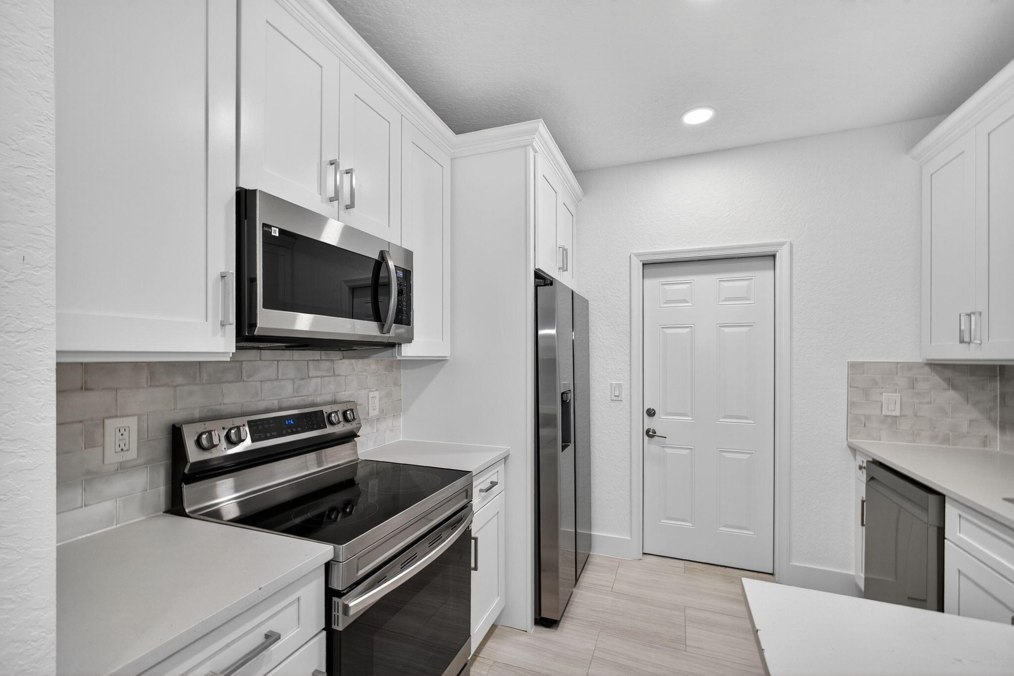 LAUREL OAKS - Residential