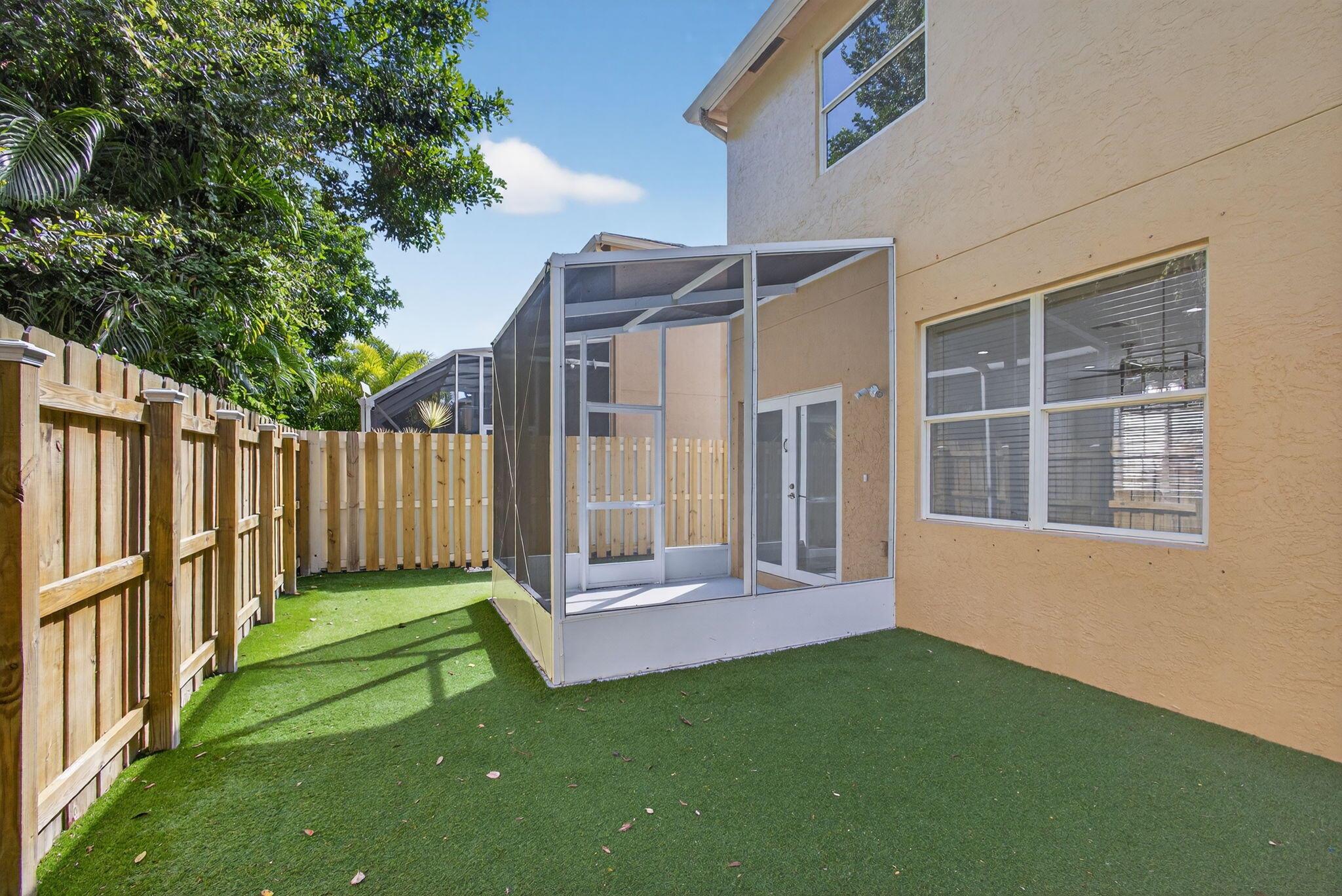 LAUREL OAKS - Residential