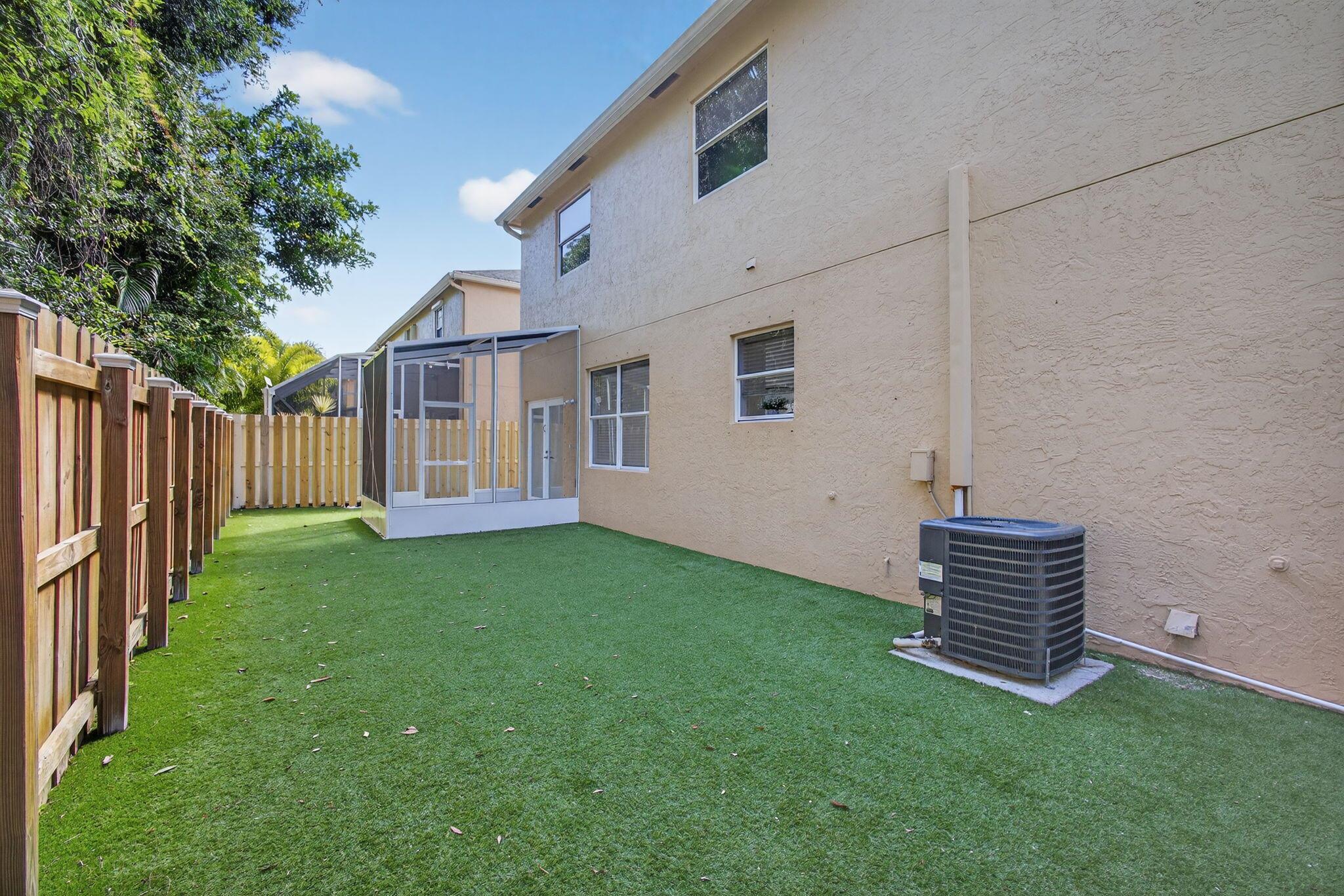 LAUREL OAKS - Residential