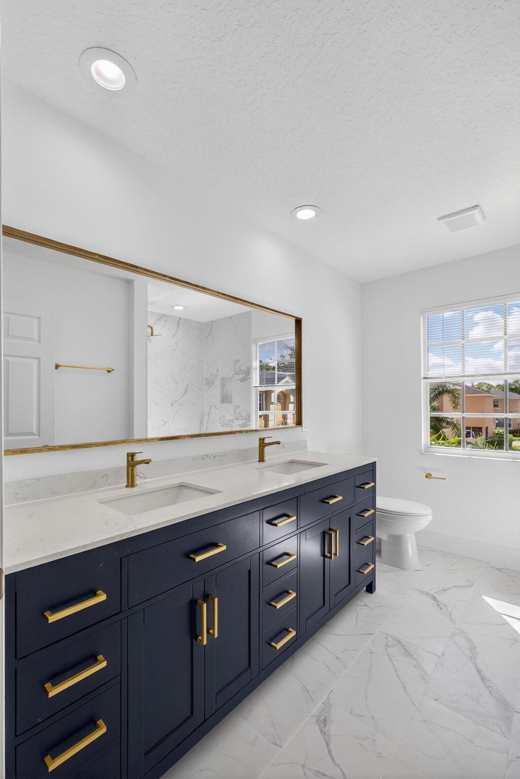 LAUREL OAKS - Residential