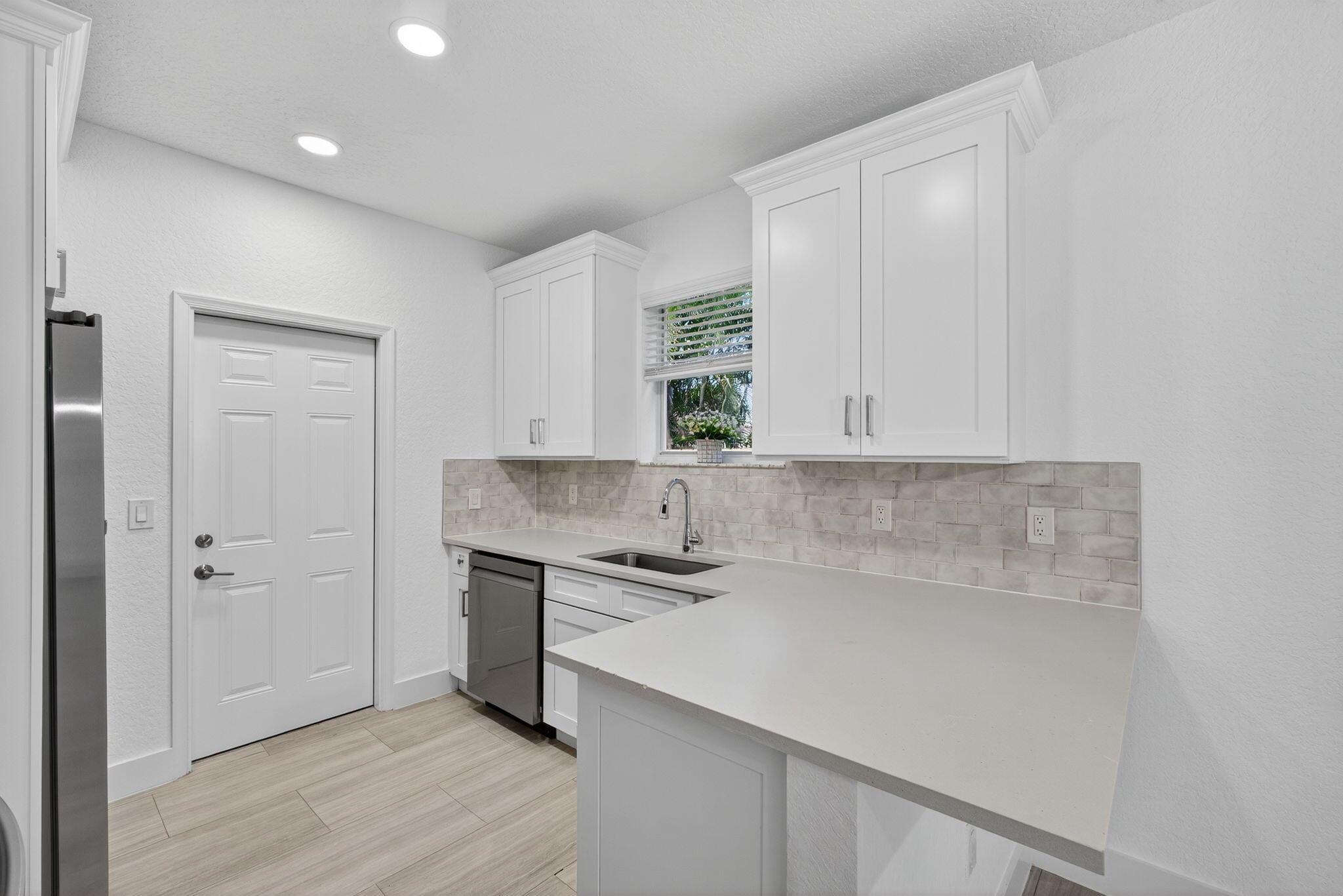 LAUREL OAKS - Residential