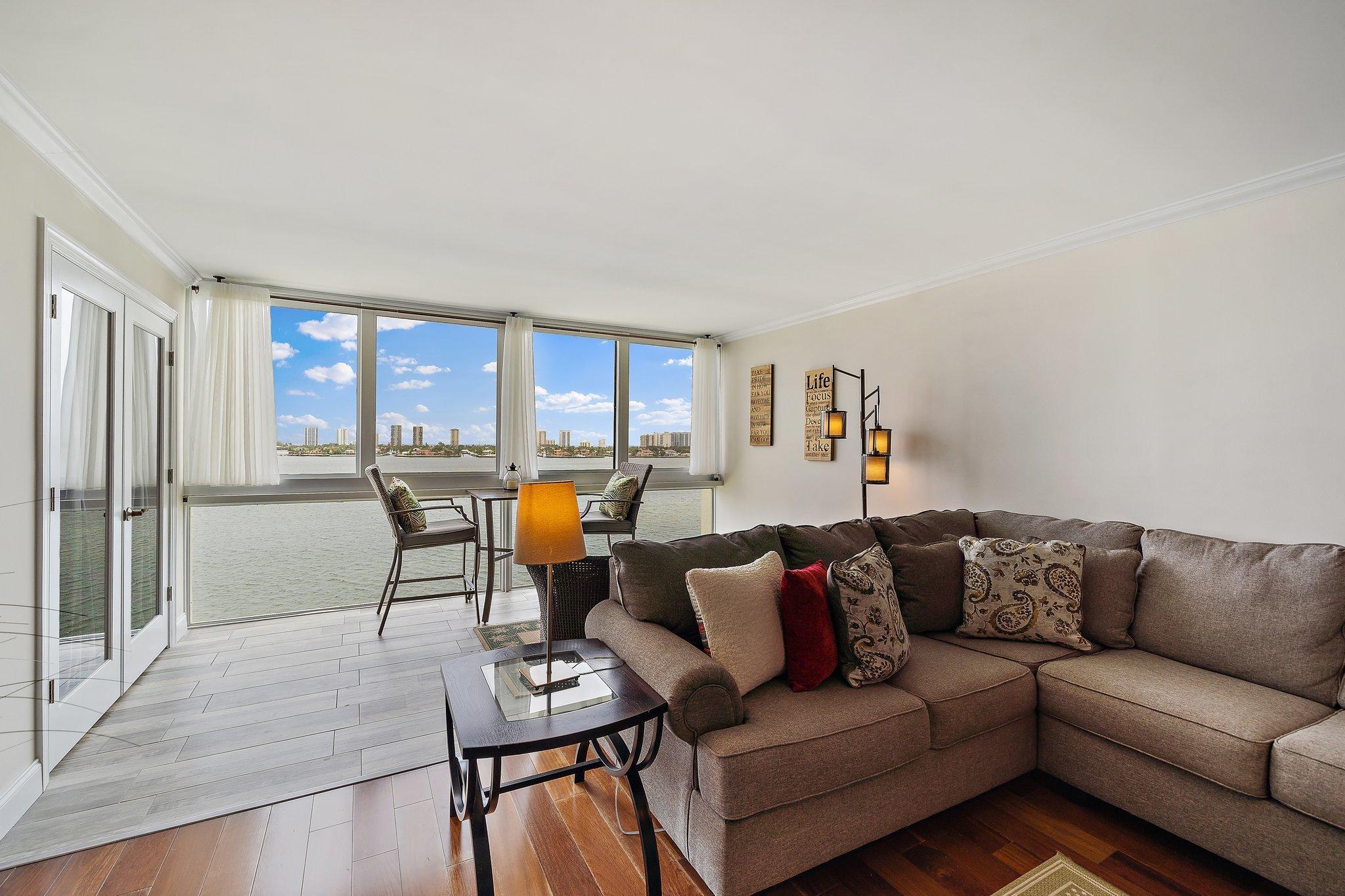 LAKE HARBOUR TOWERS - Residential Lease