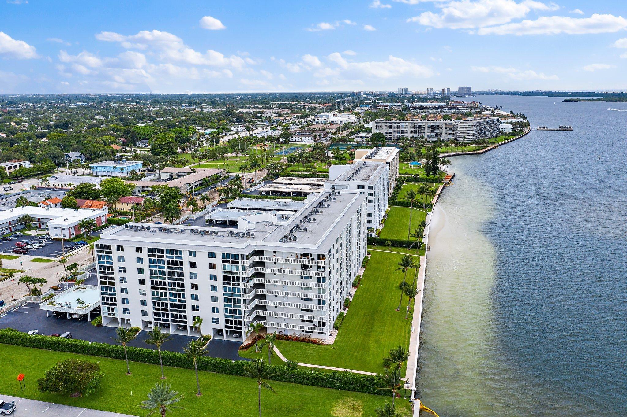 LAKE HARBOUR TOWERS - Residential Lease