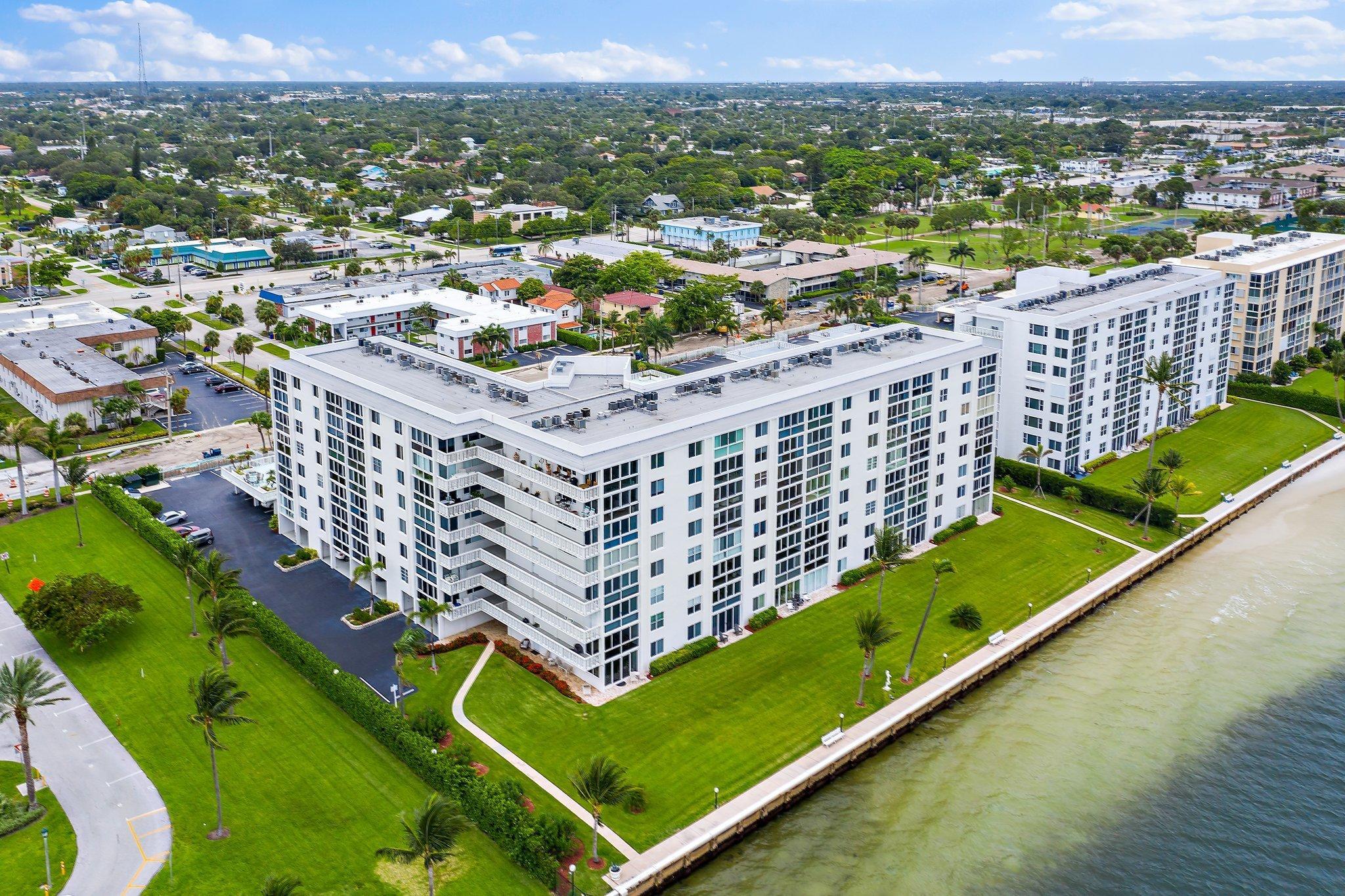 LAKE HARBOUR TOWERS - Residential Lease