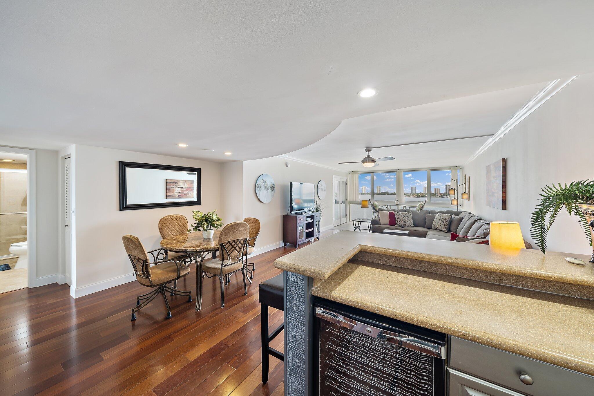 LAKE HARBOUR TOWERS - Residential Lease