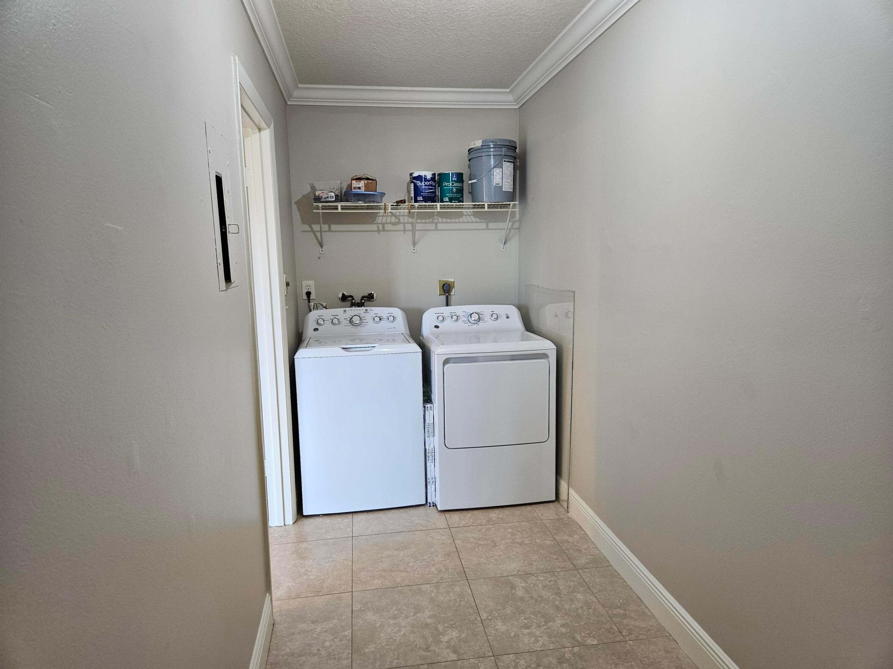 CRESTHAVEN CONDO TOWNHOMES SEC 1 - Residential