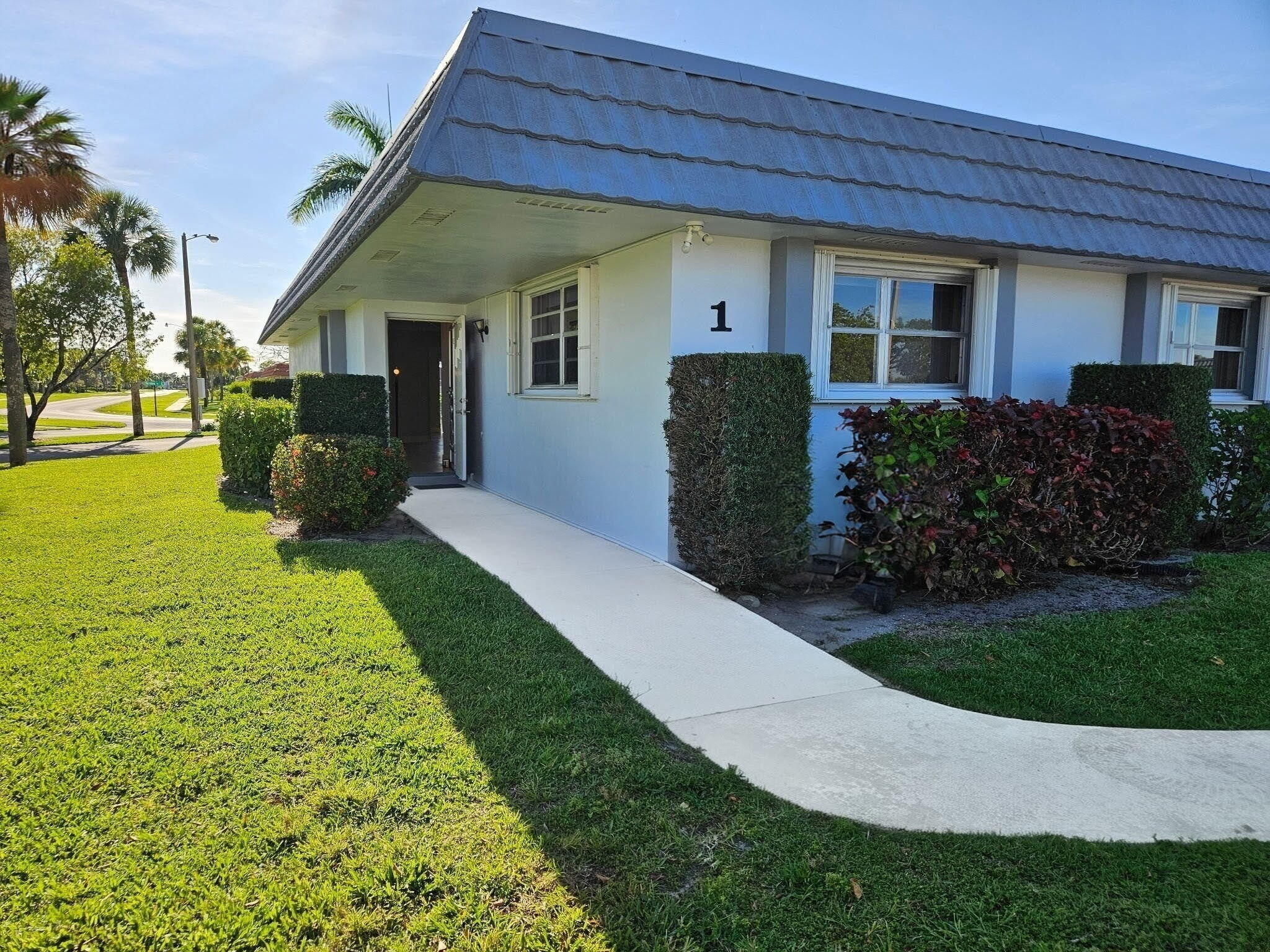 CRESTHAVEN CONDO TOWNHOMES SEC 1 - Residential