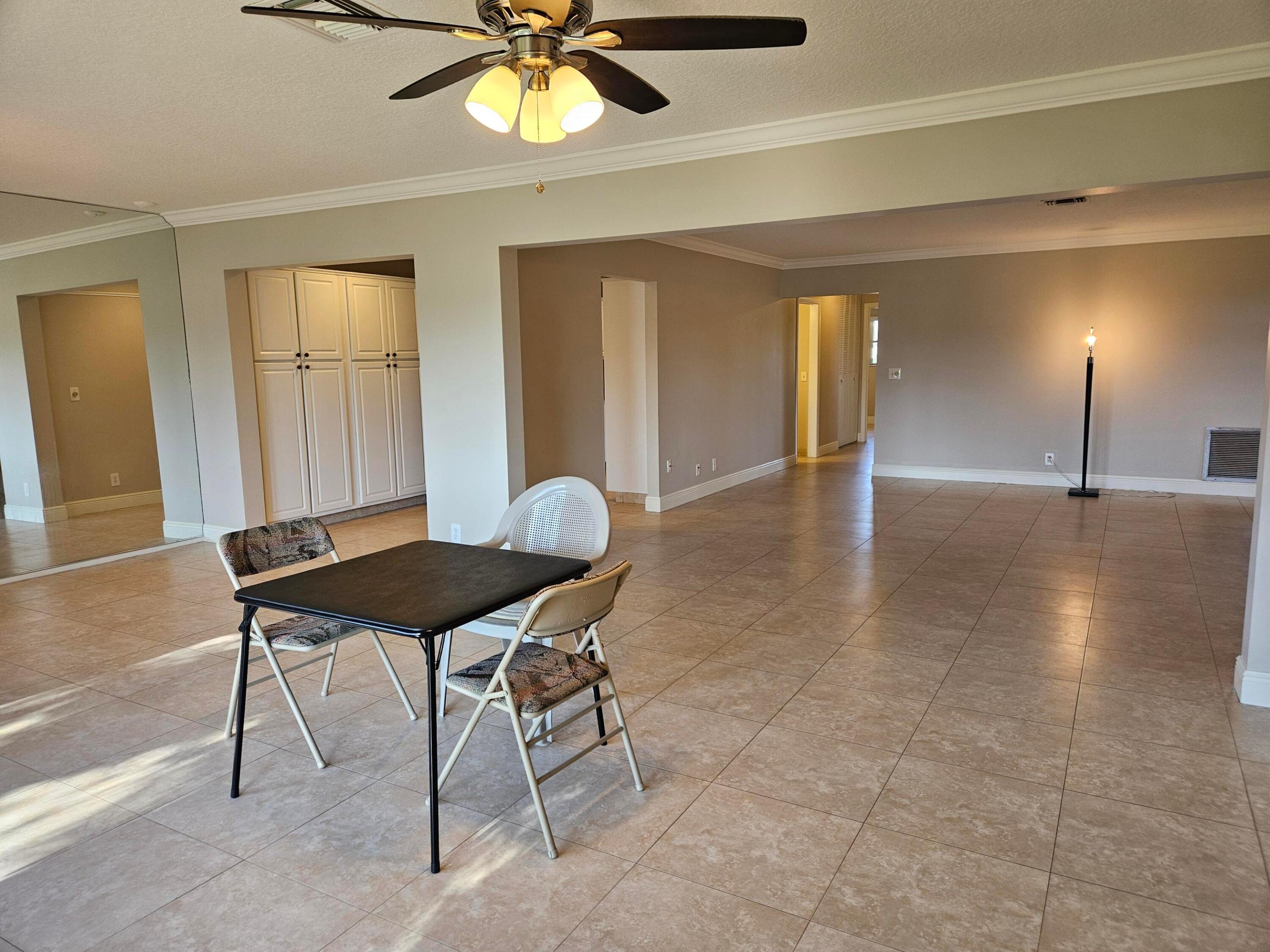 CRESTHAVEN CONDO TOWNHOMES SEC 1 - Residential