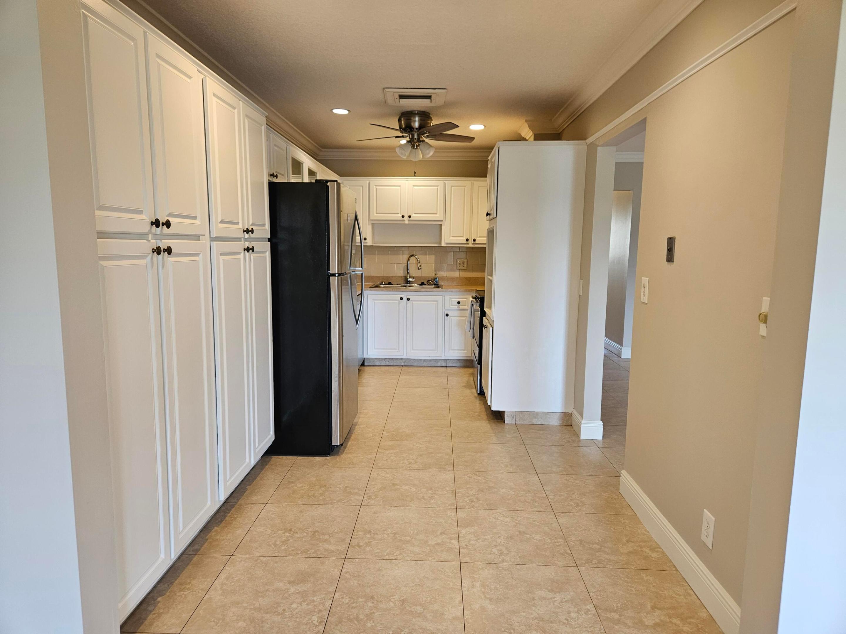 CRESTHAVEN CONDO TOWNHOMES SEC 1 - Residential