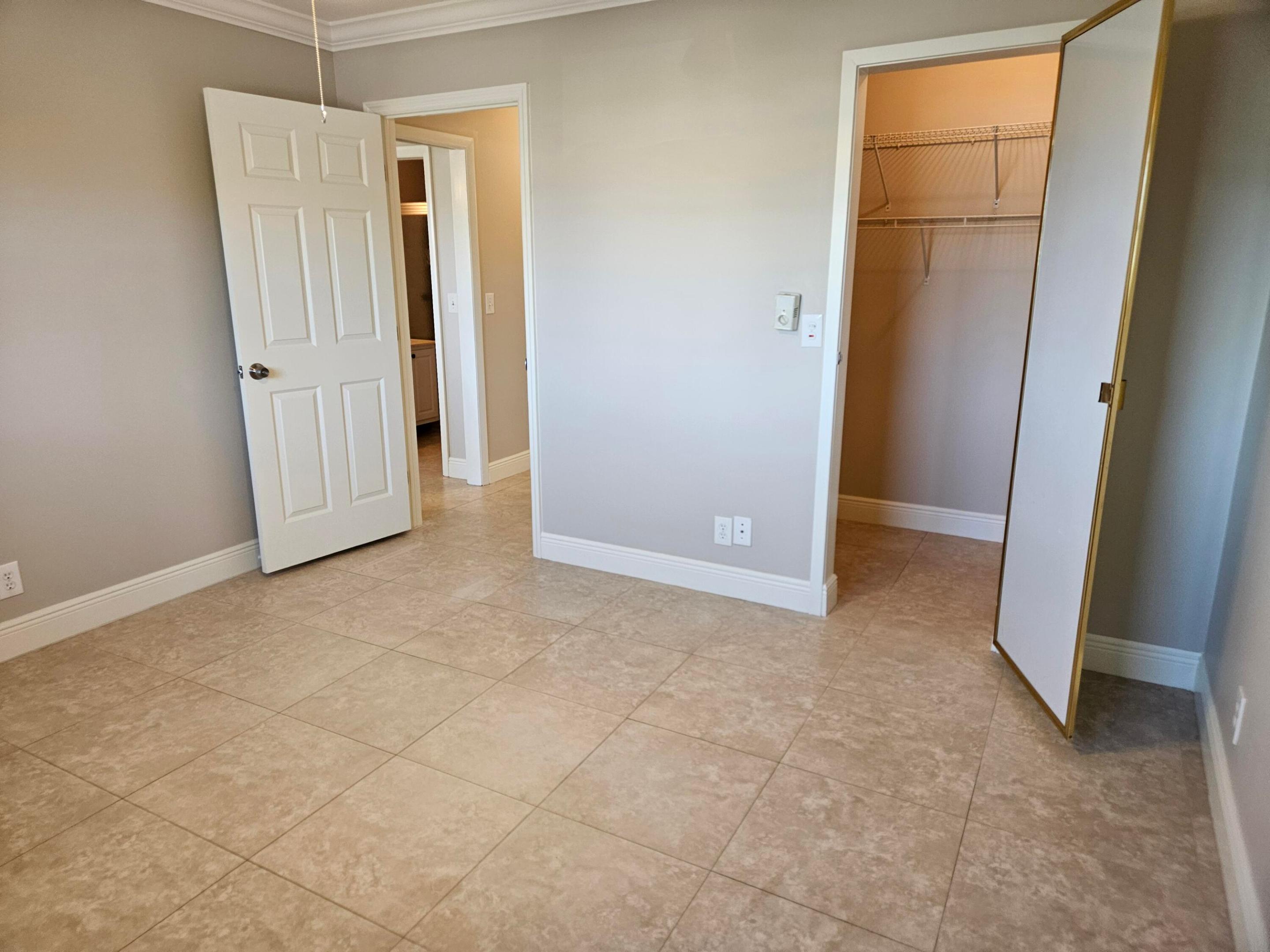 CRESTHAVEN CONDO TOWNHOMES SEC 1 - Residential