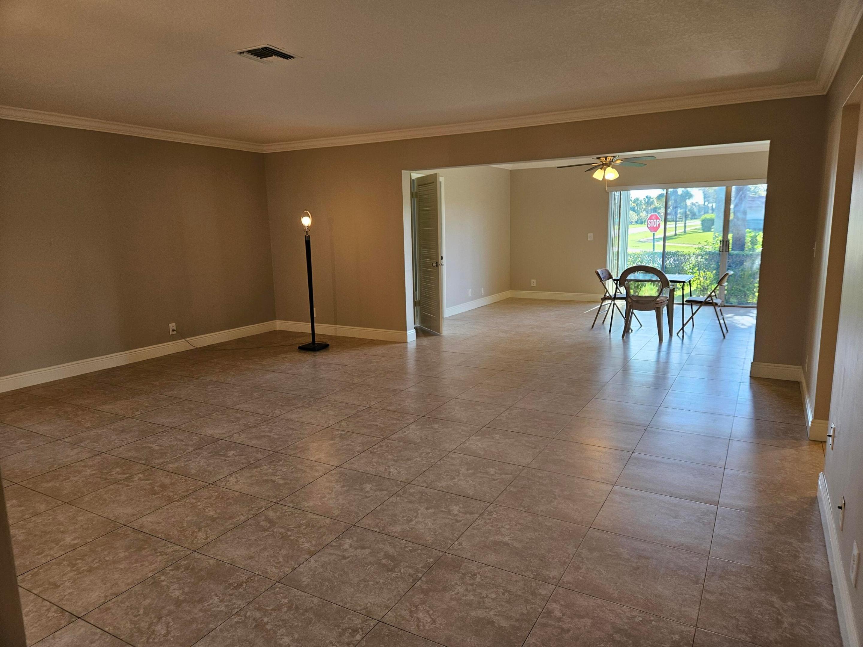 CRESTHAVEN CONDO TOWNHOMES SEC 1 - Residential