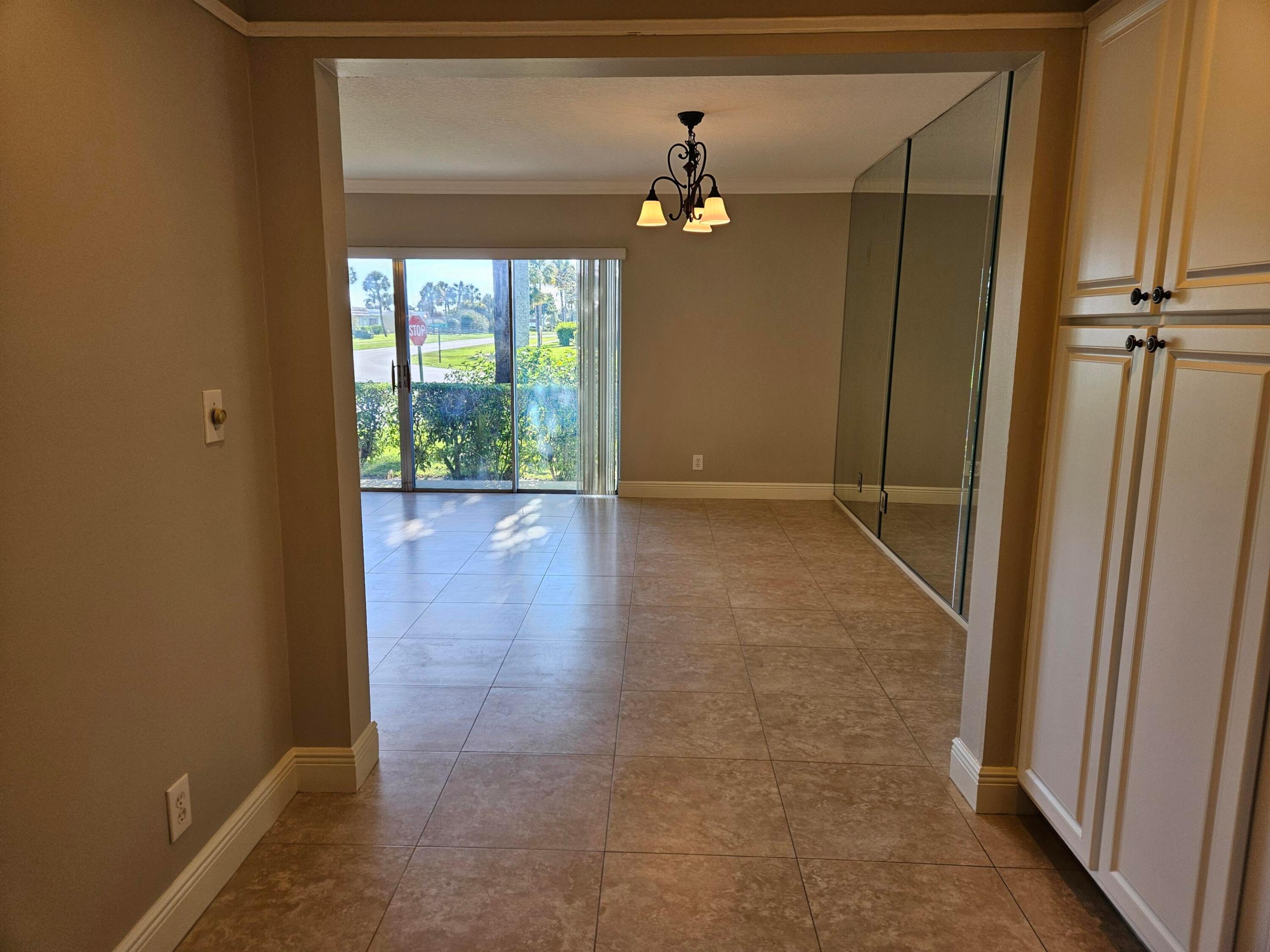 CRESTHAVEN CONDO TOWNHOMES SEC 1 - Residential