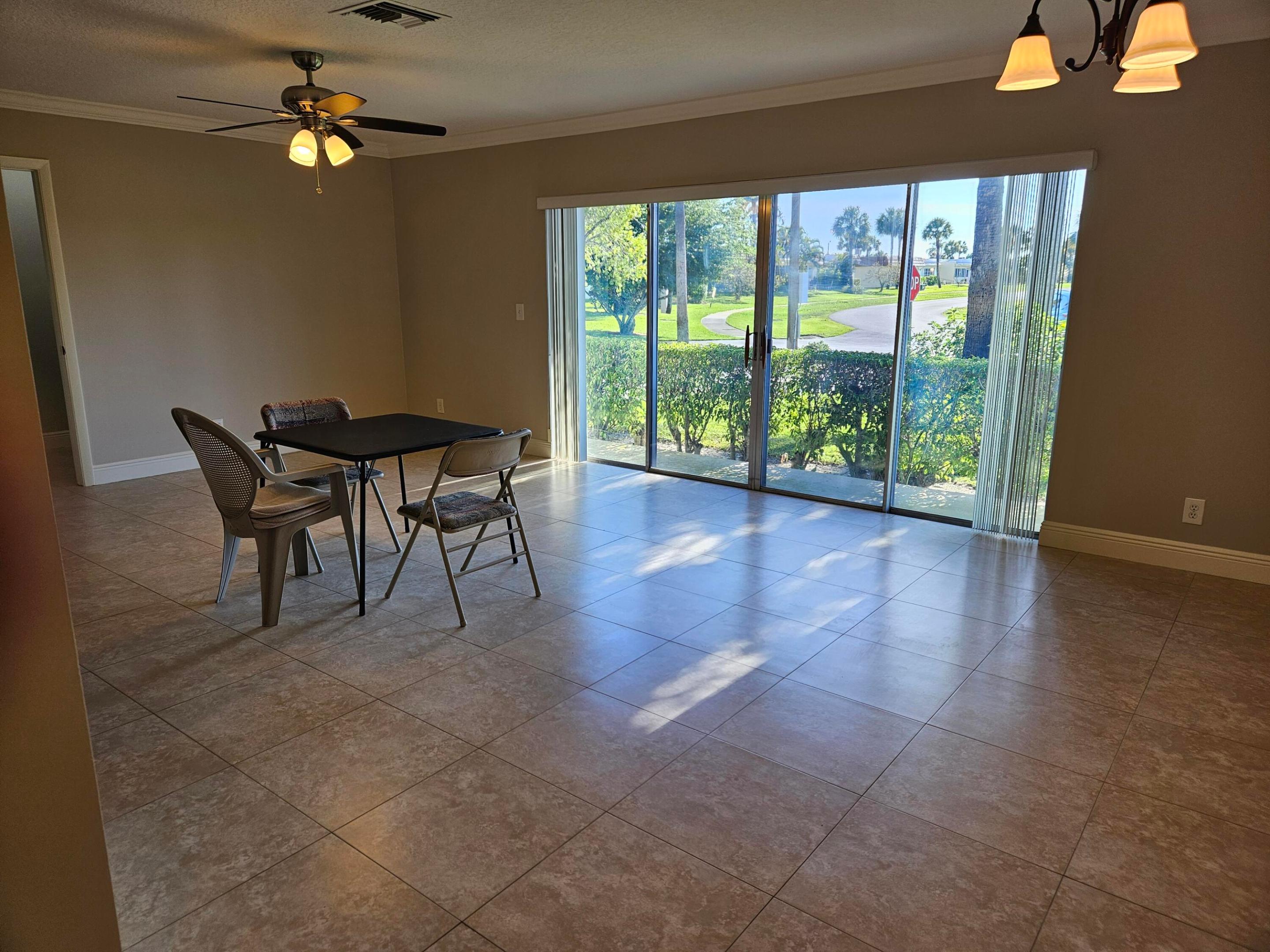 CRESTHAVEN CONDO TOWNHOMES SEC 1 - Residential