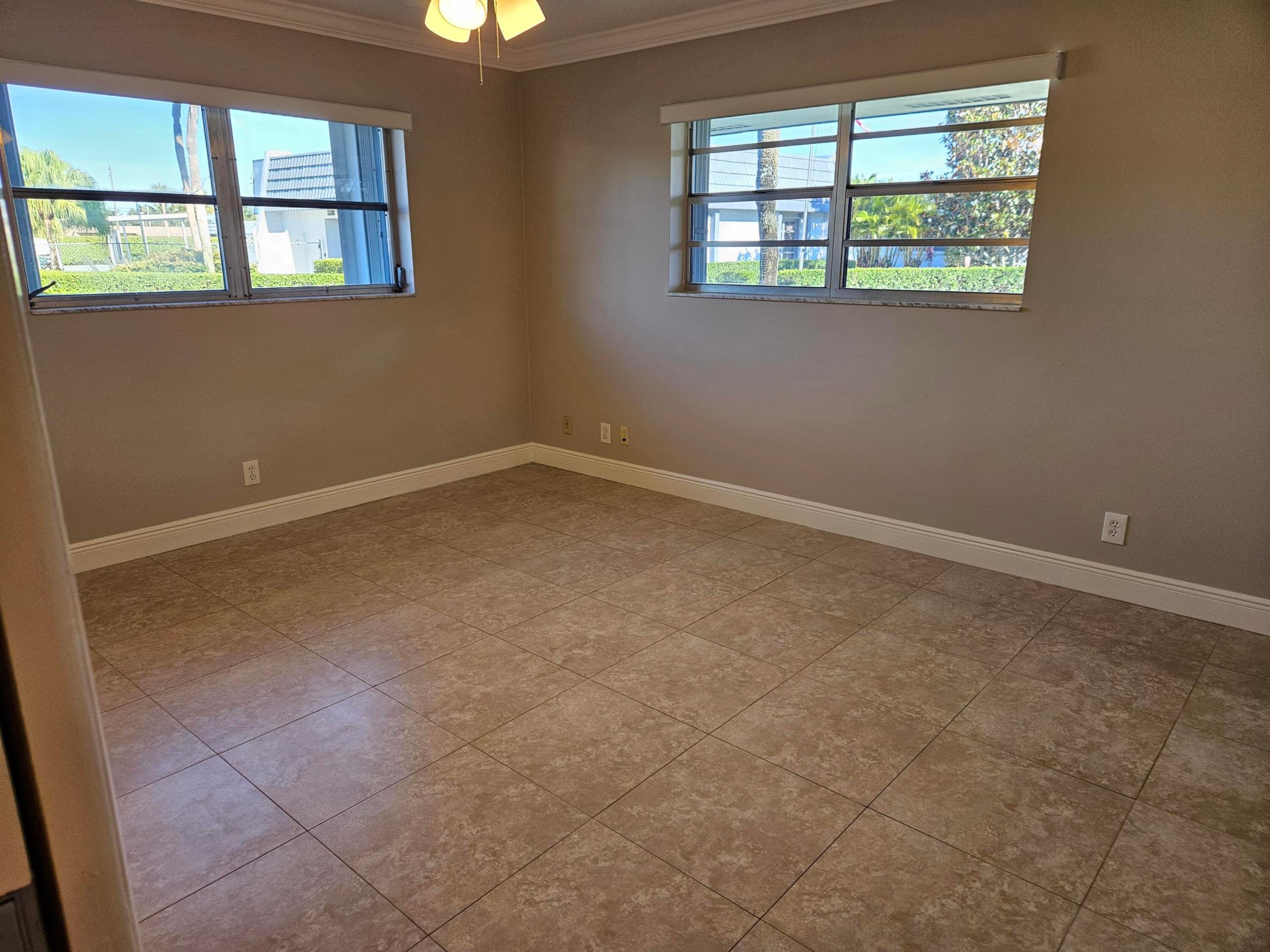 CRESTHAVEN CONDO TOWNHOMES SEC 1 - Residential
