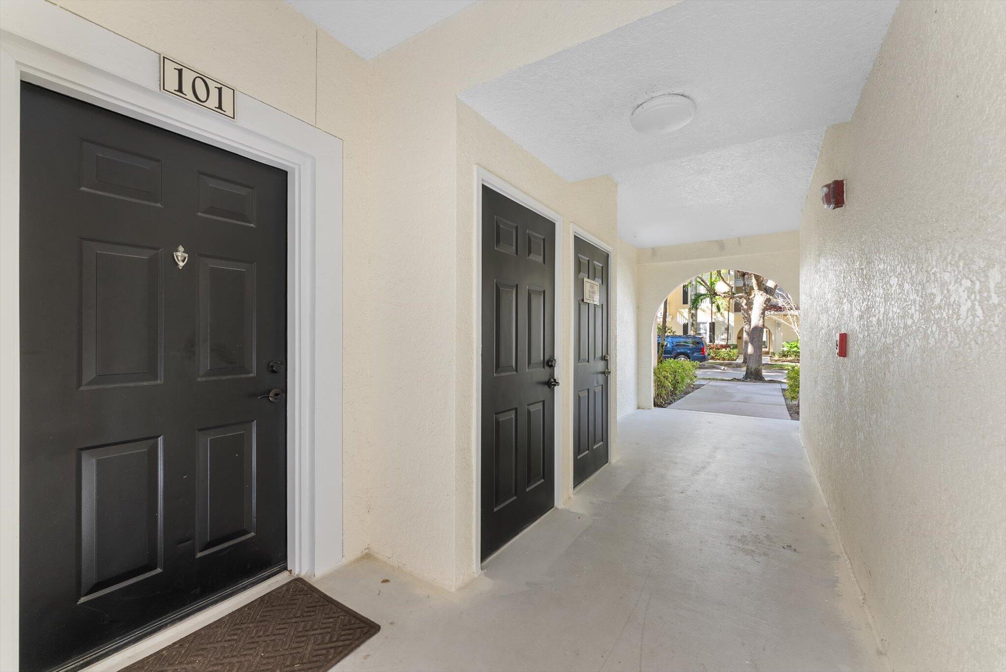 SOMERSET AT ABACOA CONDO - Residential