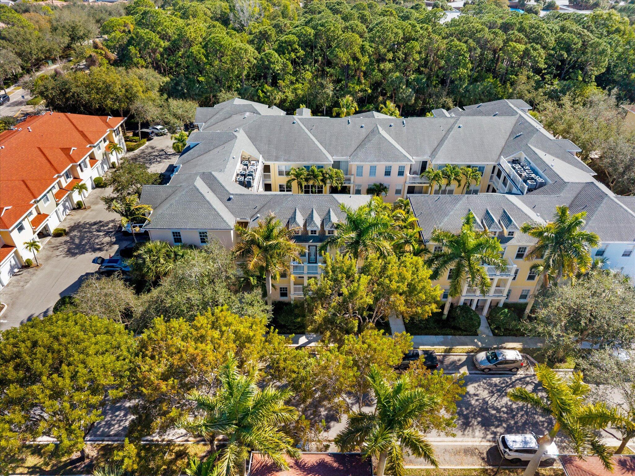 SOMERSET AT ABACOA CONDO - Residential