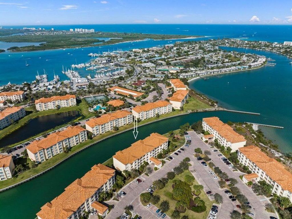 Photo of 19 Harbour Isle Drive W #Ph3, Fort Pierce, FL 34949 (MLS # R11012113)