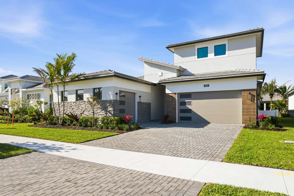 Photo of 9525 St Germain Drive, Palm Beach Gardens, FL 33412 (MLS # B26066204)