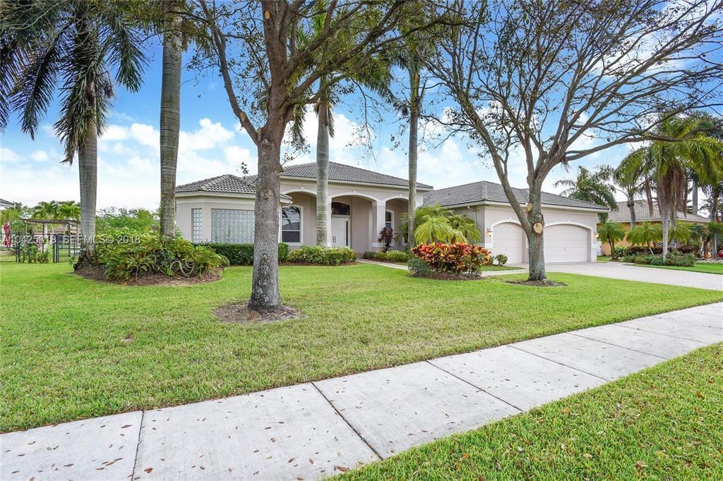 Photo of 3958 SW 140TH Avenue, Davie, FL 33330 (MLS # B26063447)
