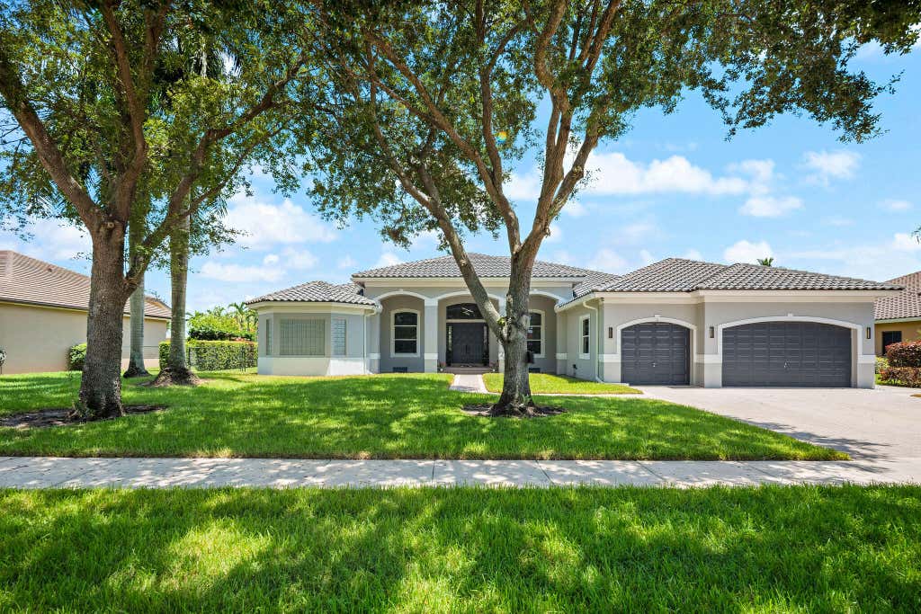 Photo of 3958 SW 140TH Avenue, Davie, FL 33330 (MLS # B26063447)