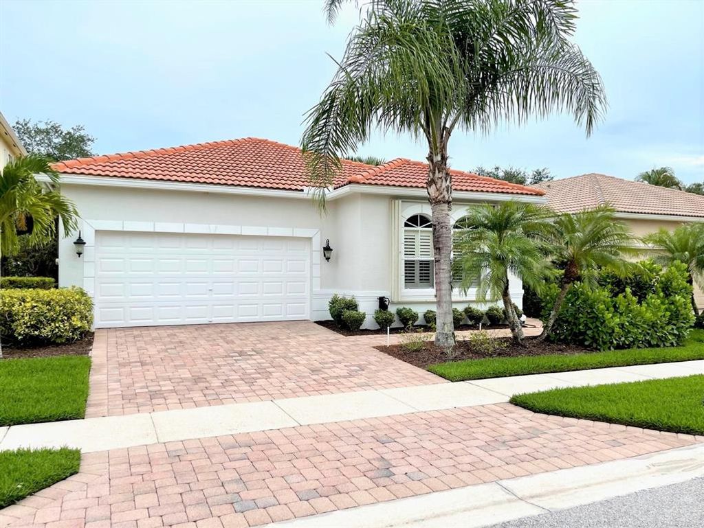 Photo of 118 Casa Grande Court, Palm Beach Gardens, FL 33418 (MLS # R10726542)