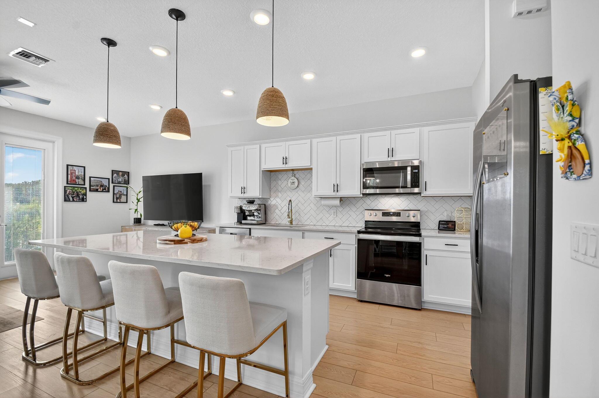 6150 Planta Lane, Greenacres, FL, 33415/$490,000 4 6150 Planta Lane