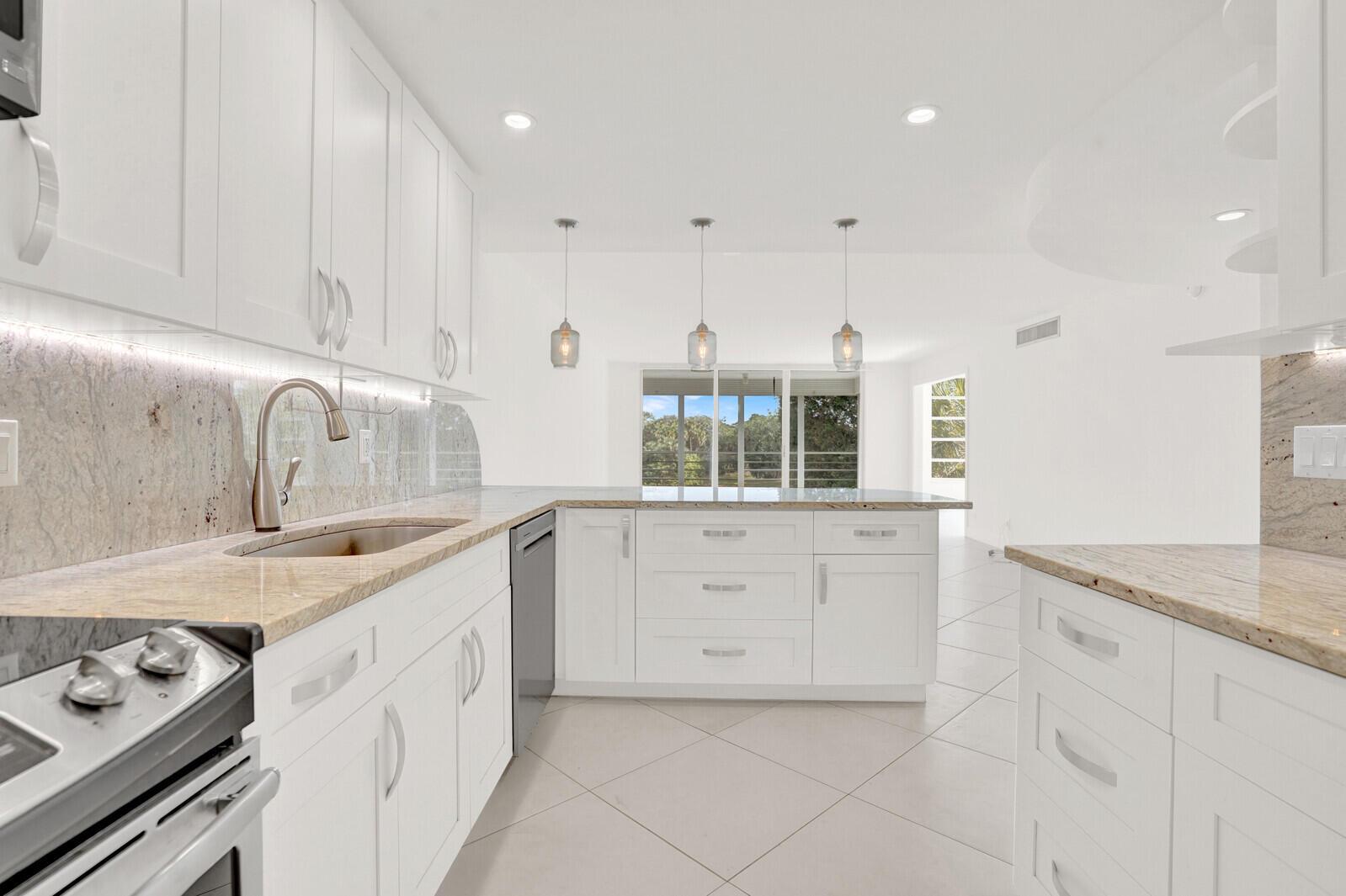 No 92 Palm-Aire Country C - Residential Lease