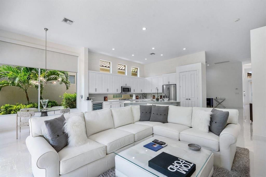 Photo of 118 Bianca Drive, Palm Beach Gardens, FL 33418 (MLS # R10734444)